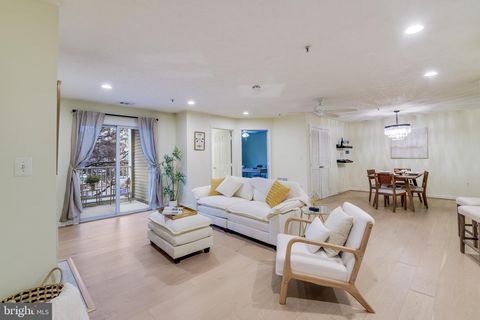 Condo For Sale - 623 Admiral Drive #304<br/> ANNAPOLIS, MD 21401