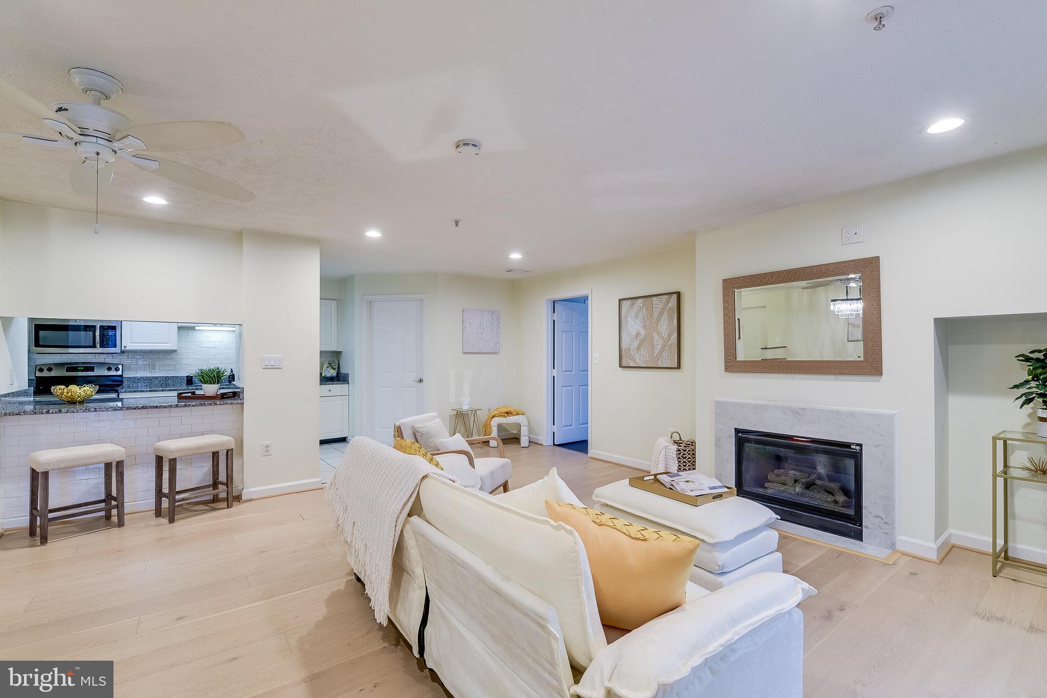 ADMIRAL REACH AT HARBOUR GATES - Residential