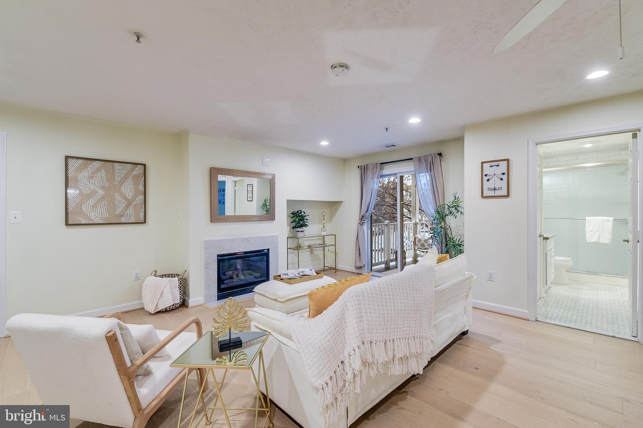 ADMIRAL REACH AT HARBOUR GATES - Residential