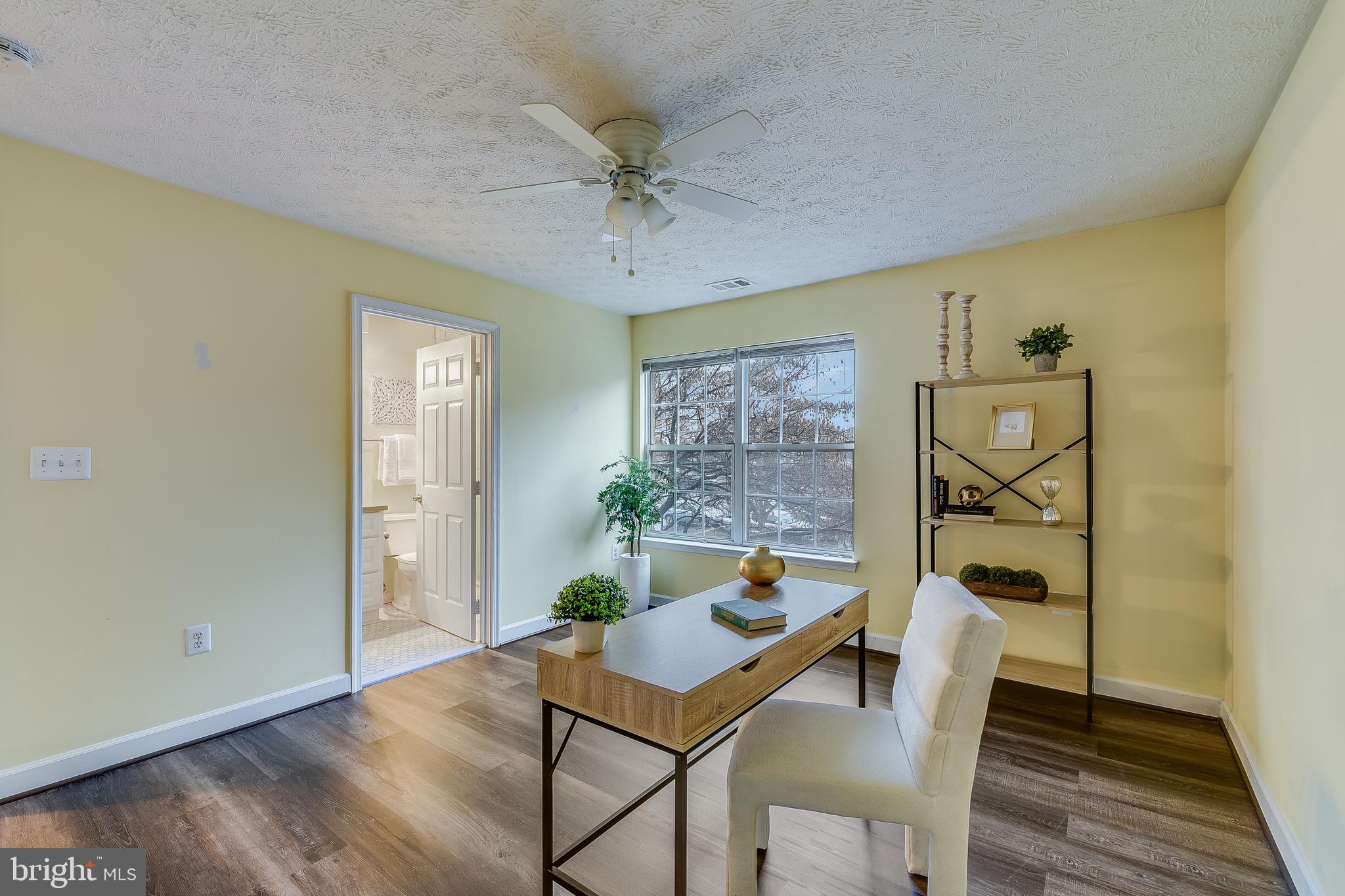 ADMIRAL REACH AT HARBOUR GATES - Residential