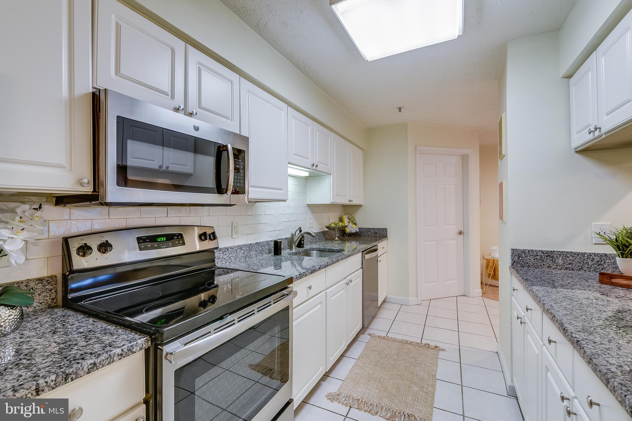 ADMIRAL REACH AT HARBOUR GATES - Residential