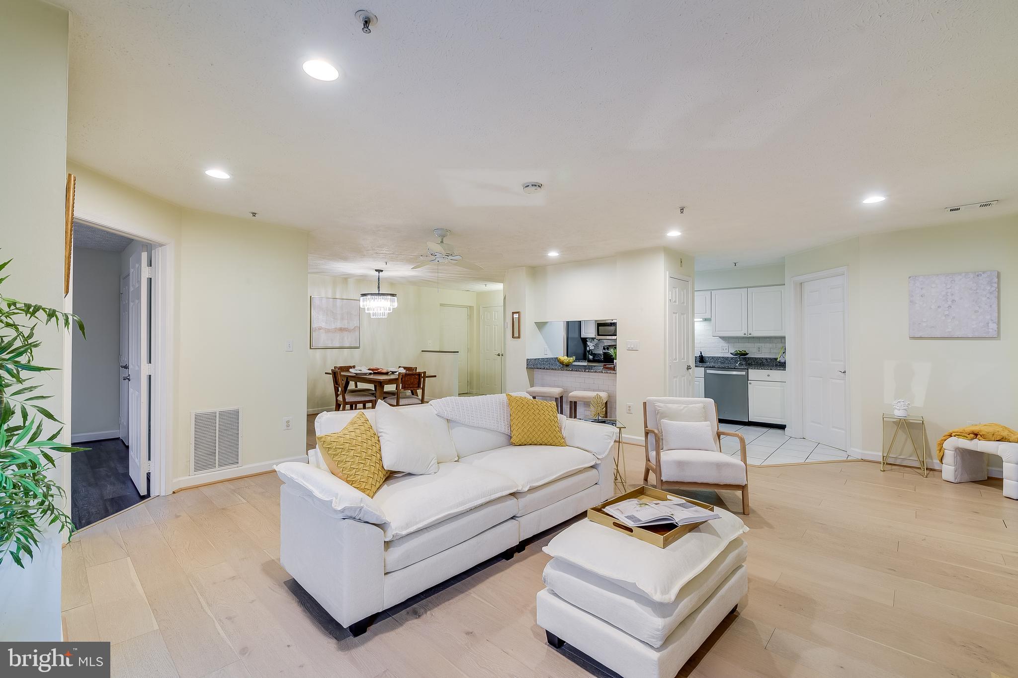 ADMIRAL REACH AT HARBOUR GATES - Residential