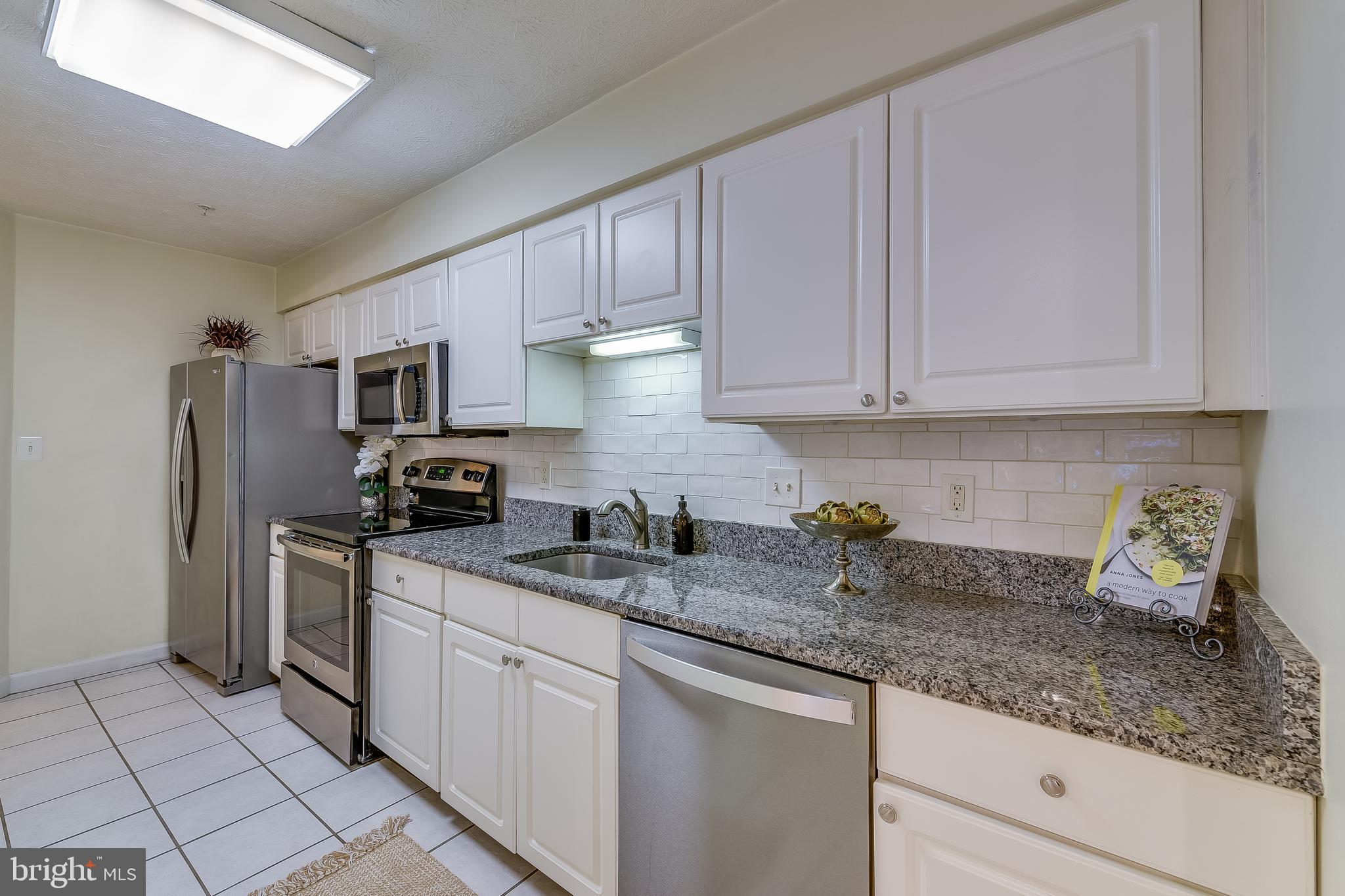 ADMIRAL REACH AT HARBOUR GATES - Residential