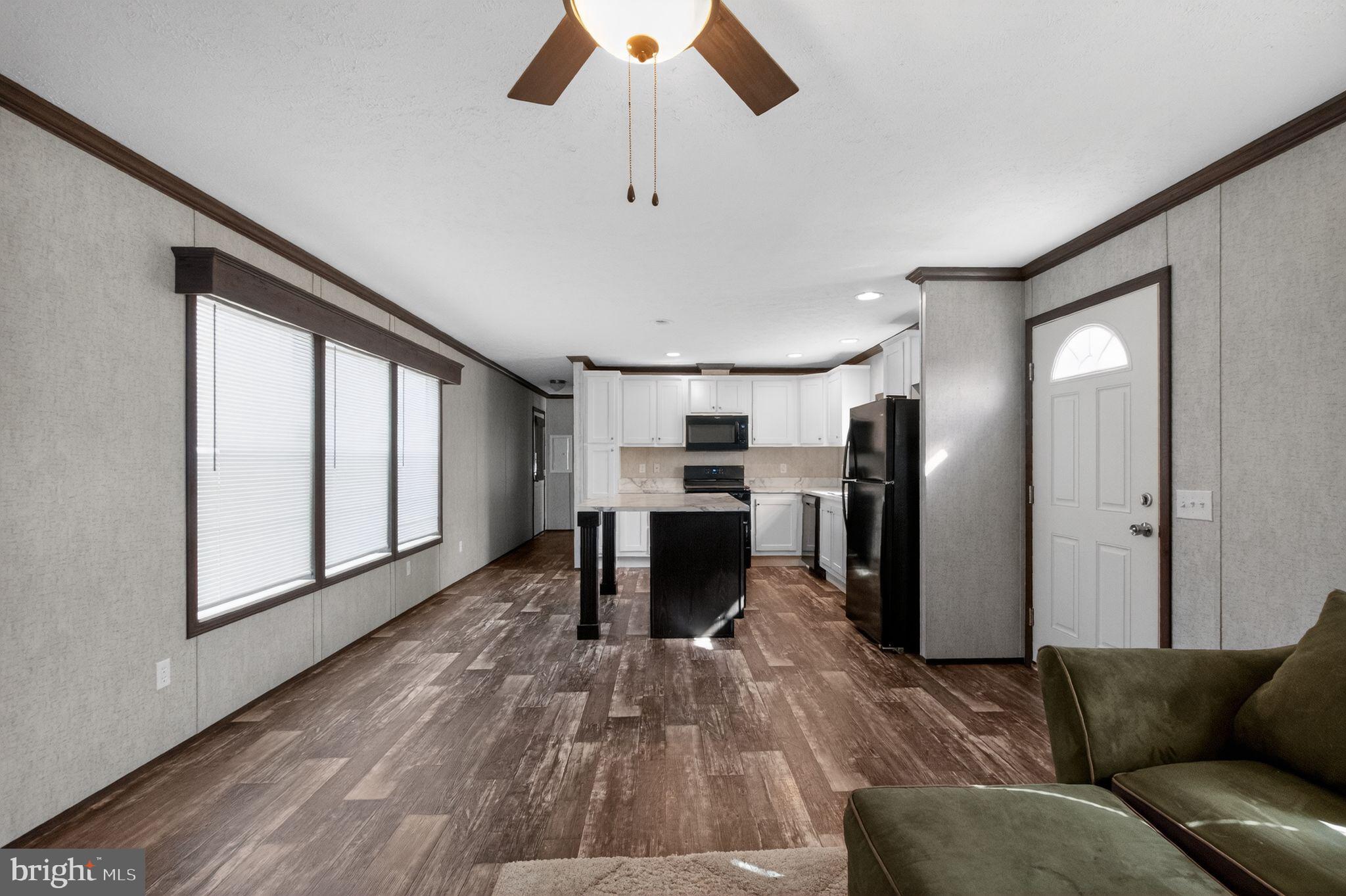 OXFORD VIL TR PK - Residential