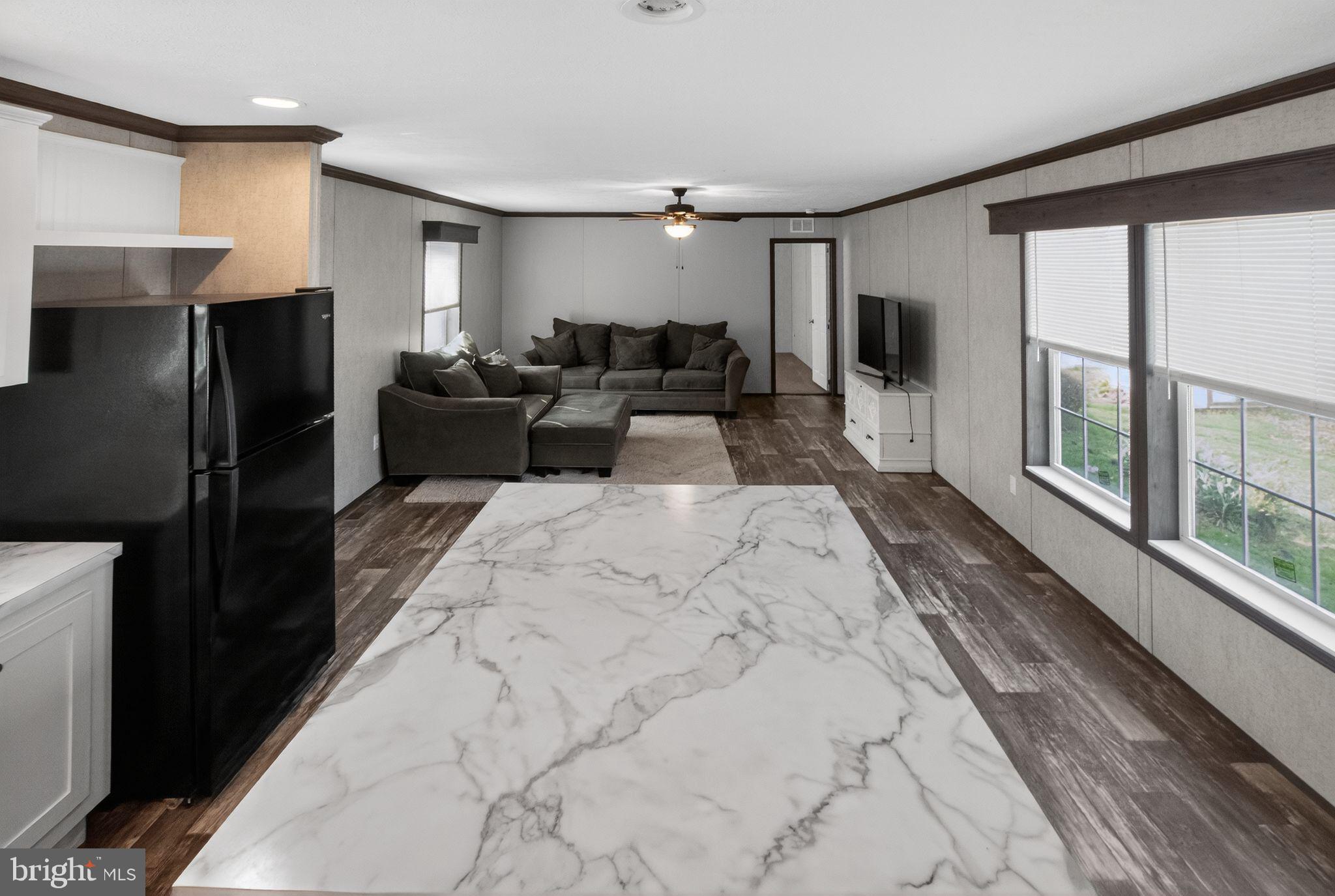 OXFORD VIL TR PK - Residential