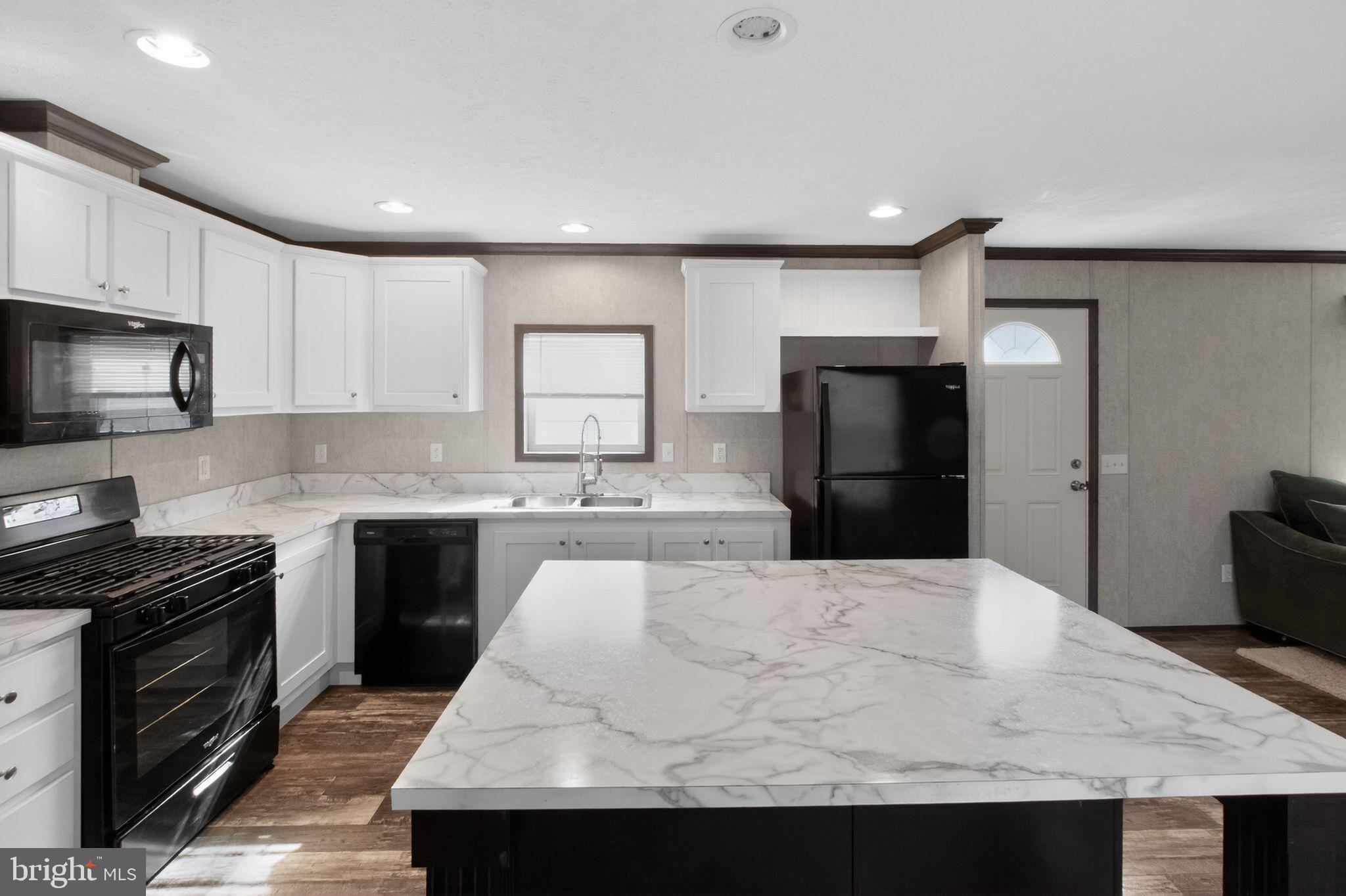 OXFORD VIL TR PK - Residential