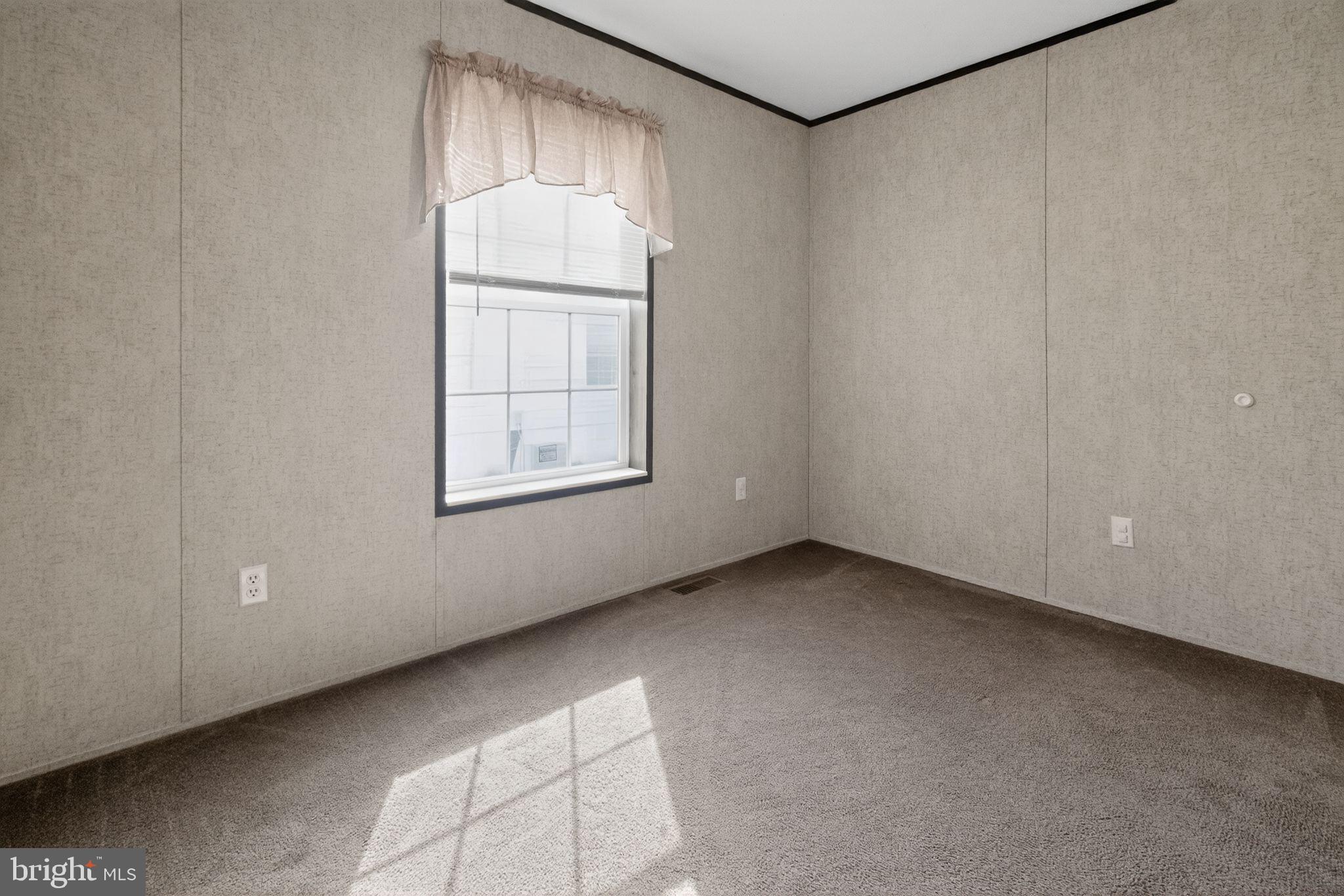 OXFORD VIL TR PK - Residential