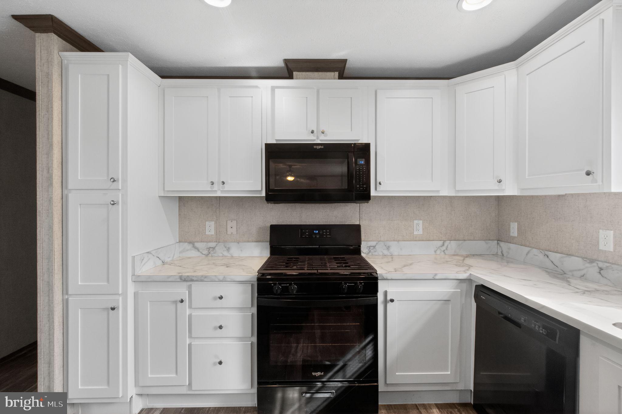 OXFORD VIL TR PK - Residential