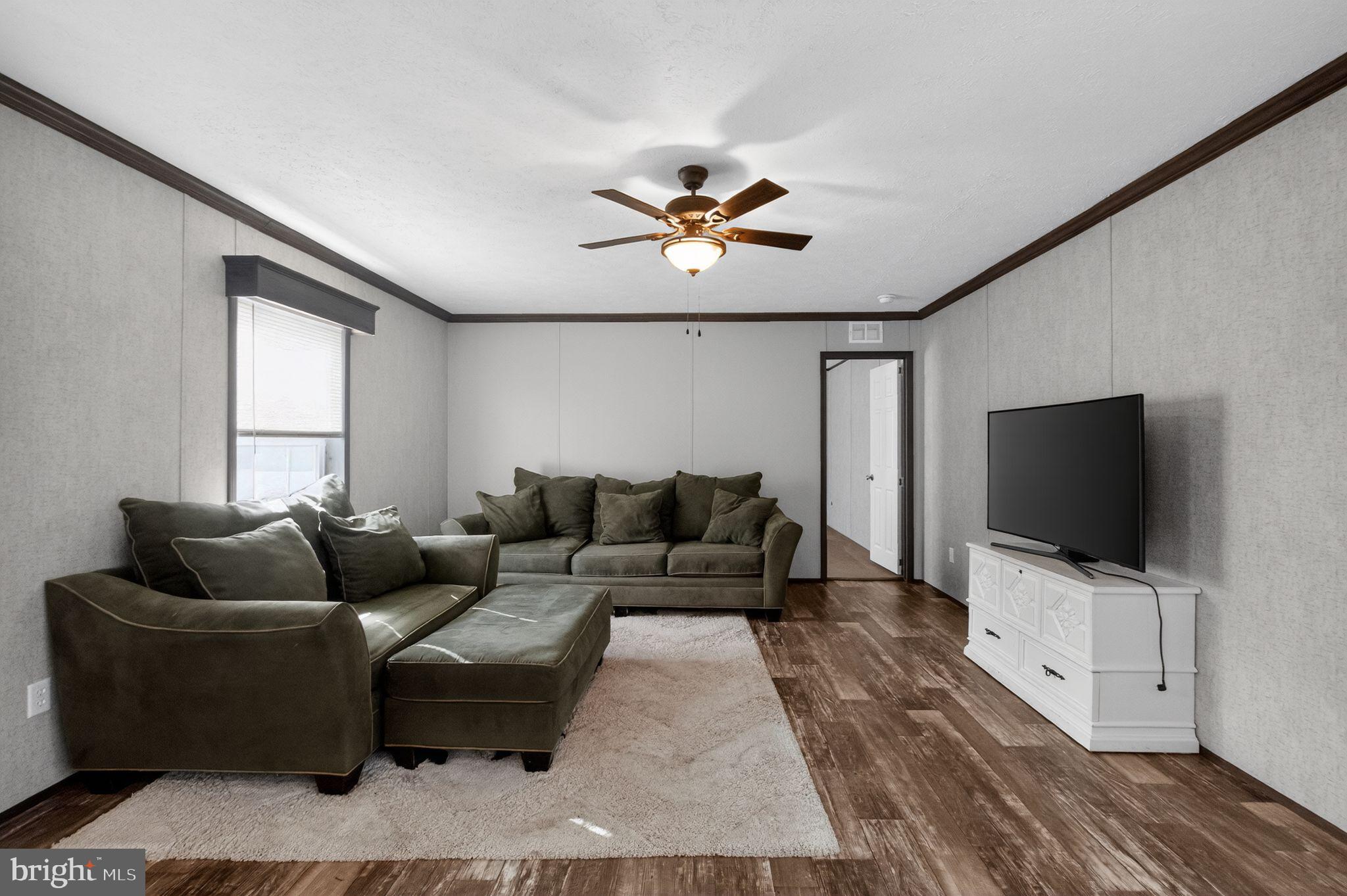 OXFORD VIL TR PK - Residential