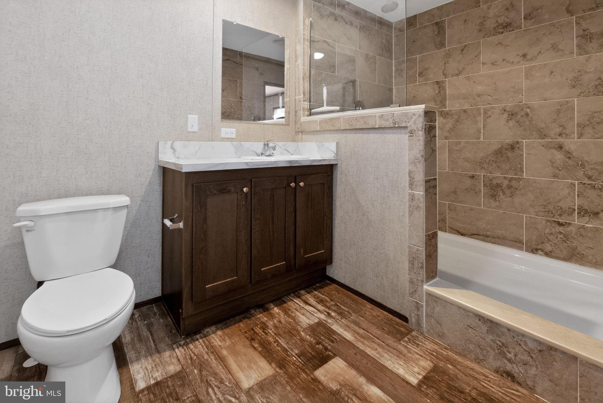 OXFORD VIL TR PK - Residential