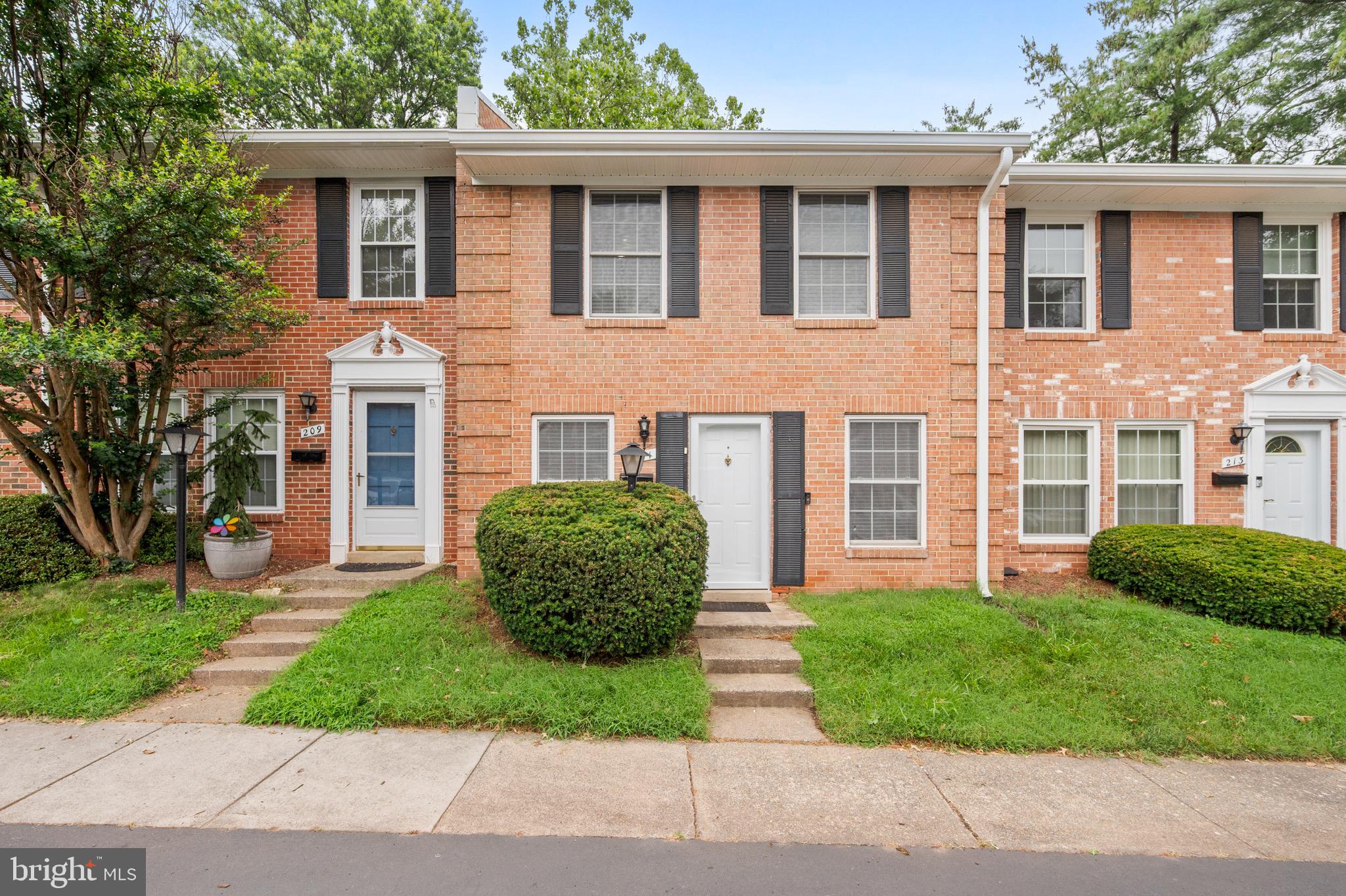 PEMBROOKE - Residential