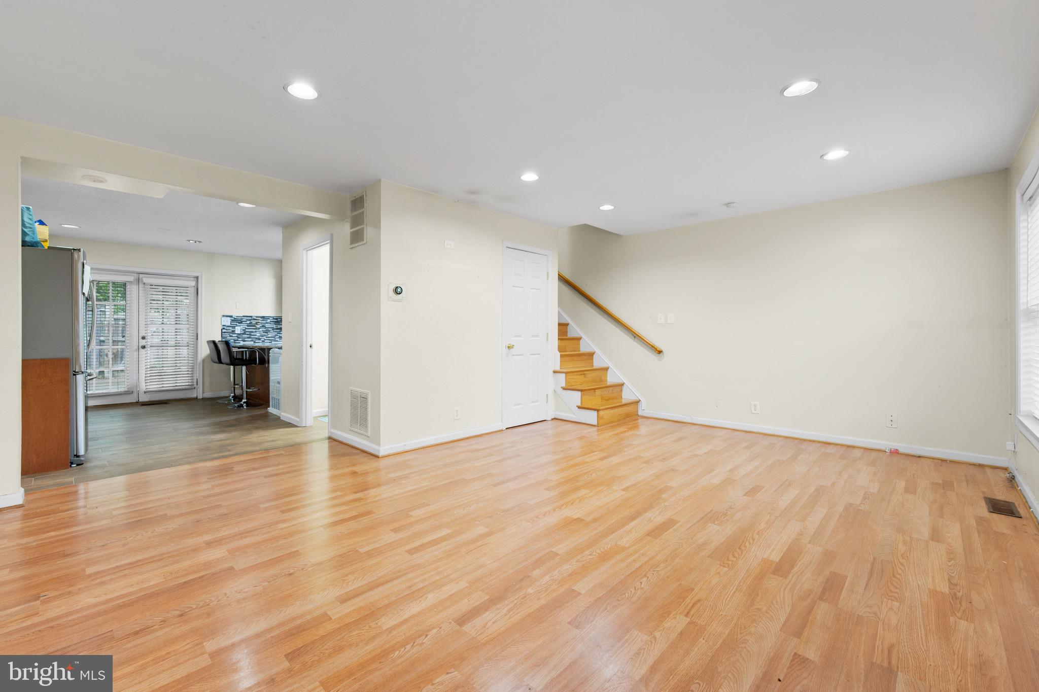 PEMBROOKE - Residential