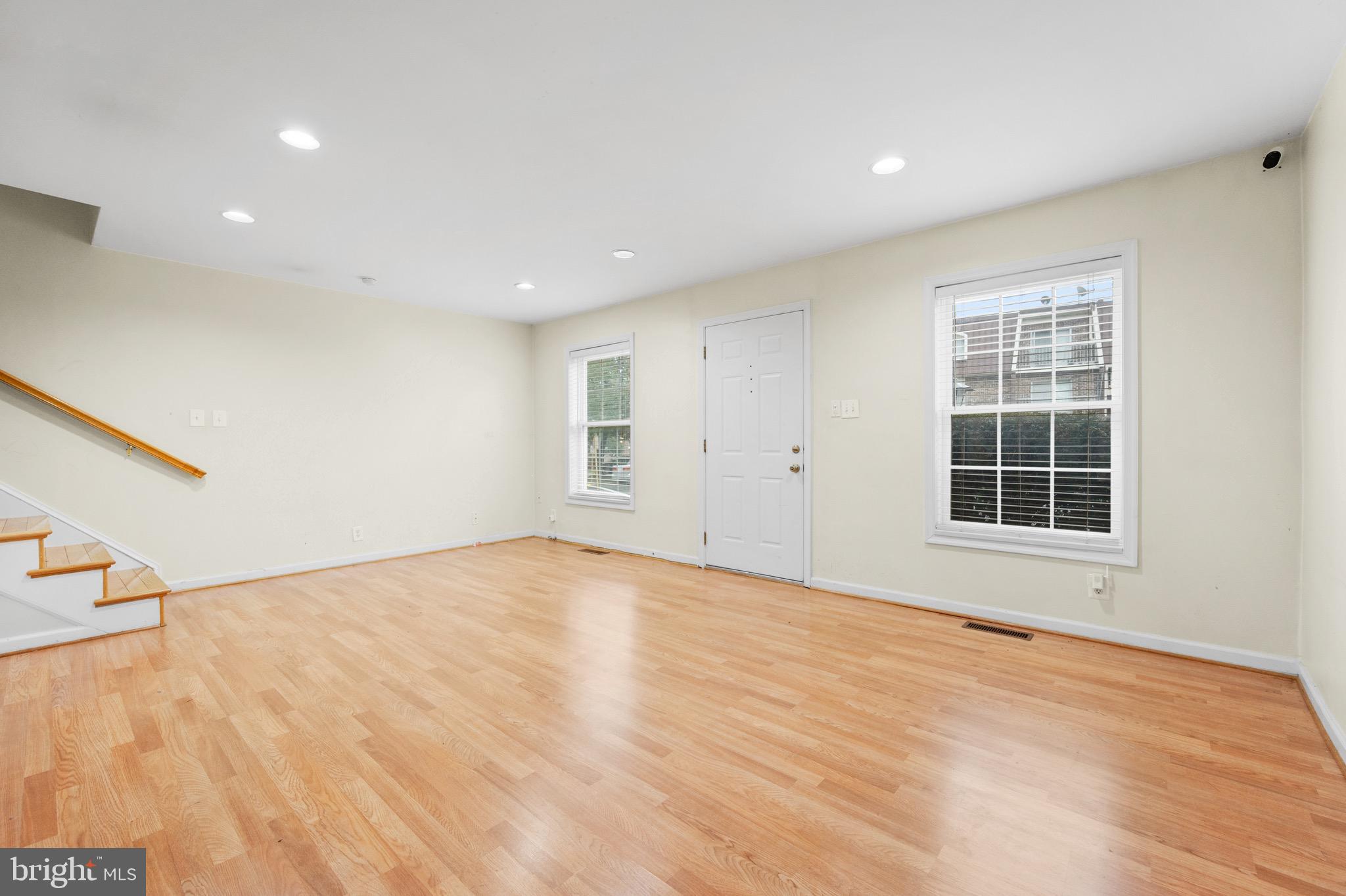 PEMBROOKE - Residential