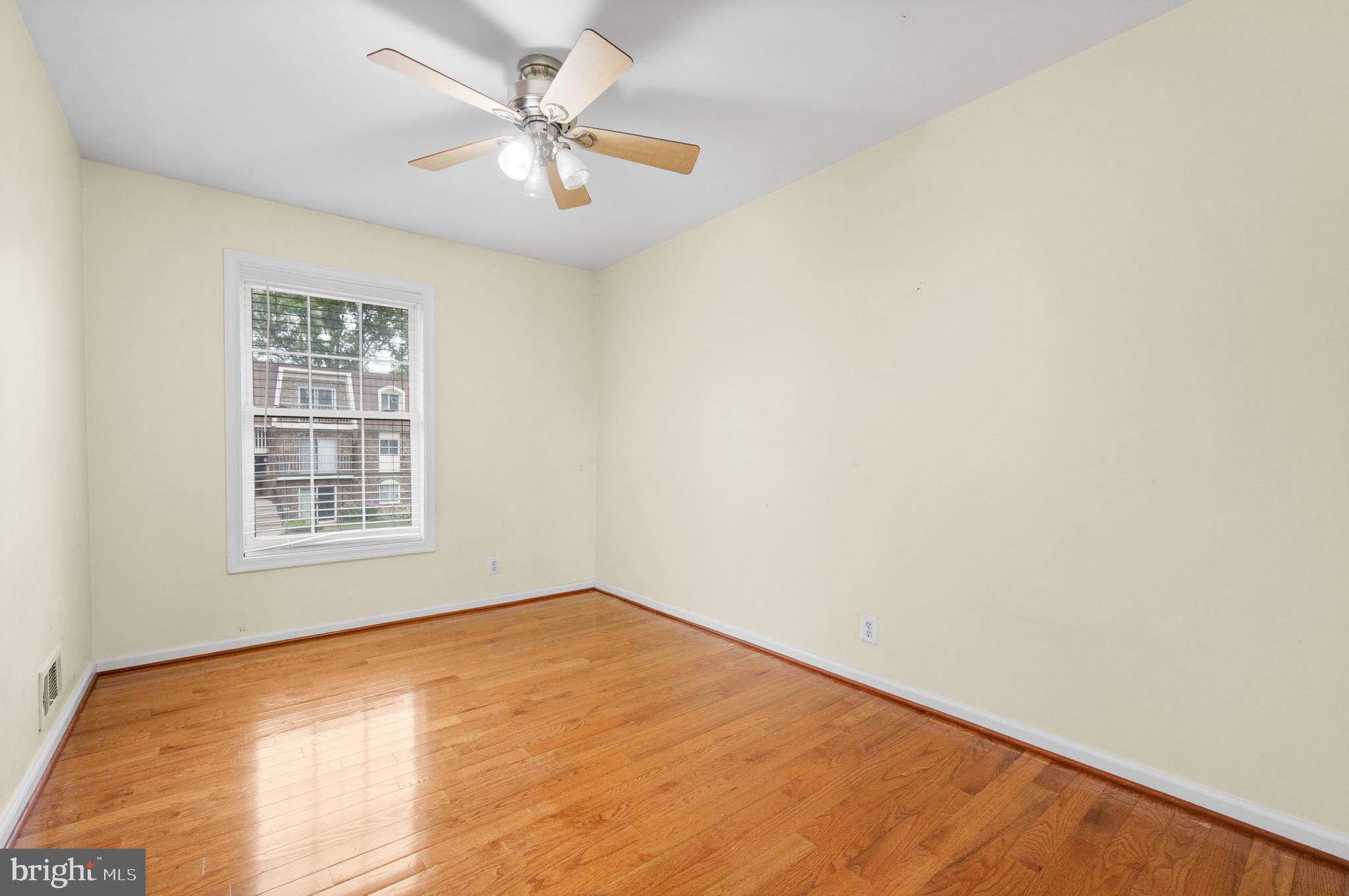 PEMBROOKE - Residential