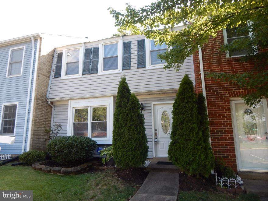 Renovated! Roof 2015,A/C Condenser 2017, Custom Blinds w/lifetime warranty, Windows & Siding 2012, New Sewer & water main 2013.  Granite and stainless appliances. Cherry Hardwoods 1st floor. Bathrooms totally redone, very pretty.  Ceiling fans too.  Master with nice walk-in closet.  Great location near shopping & schools.  Close to 234 and 66.