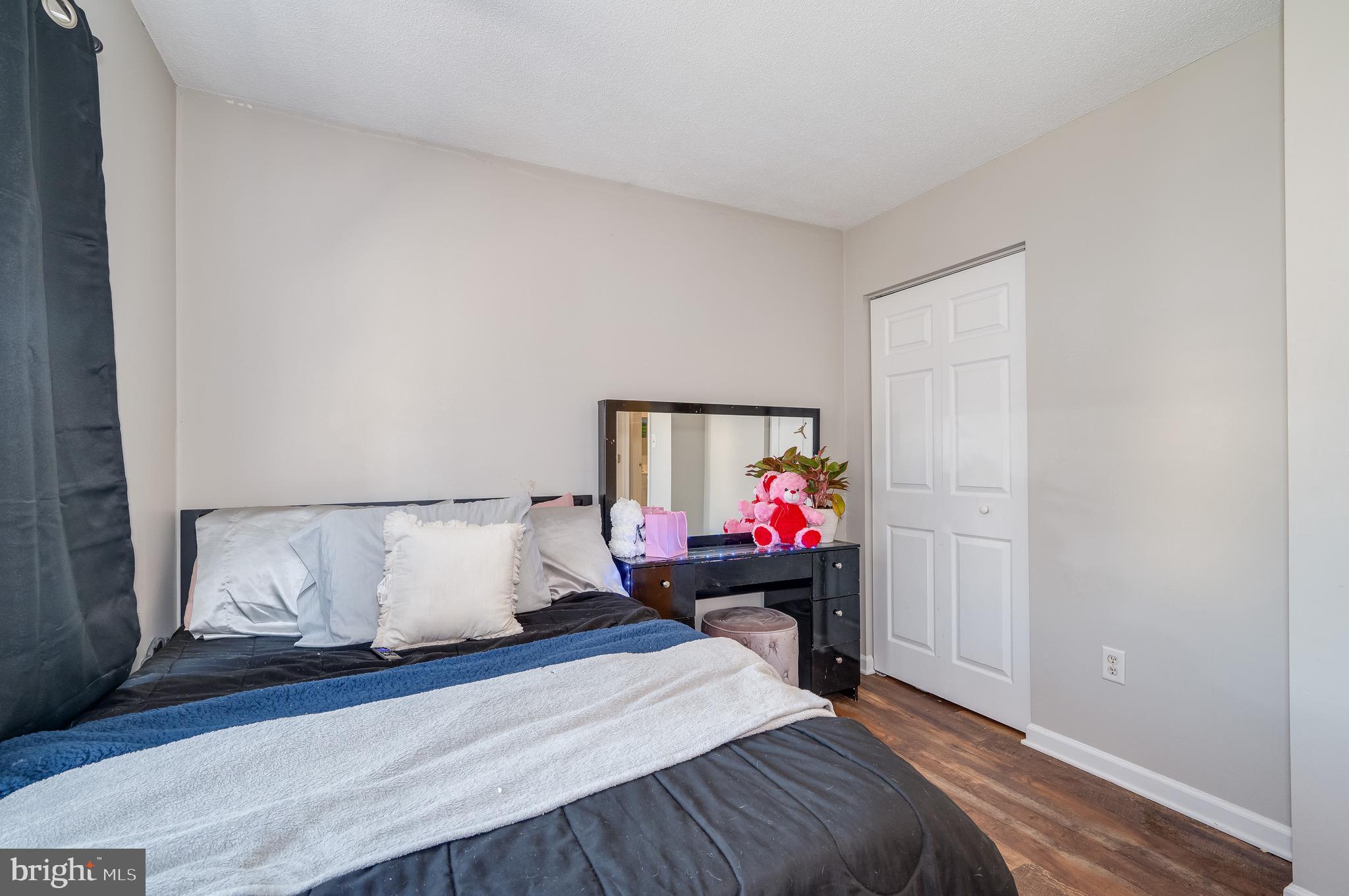 SPRINGFIELD VILLAGE - Residential