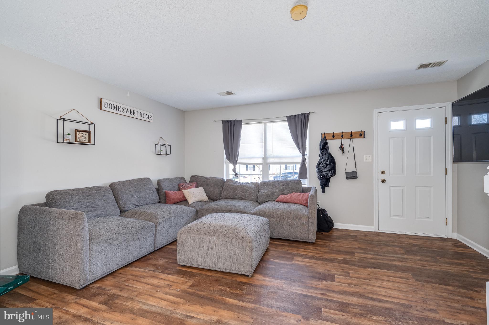 SPRINGFIELD VILLAGE - Residential