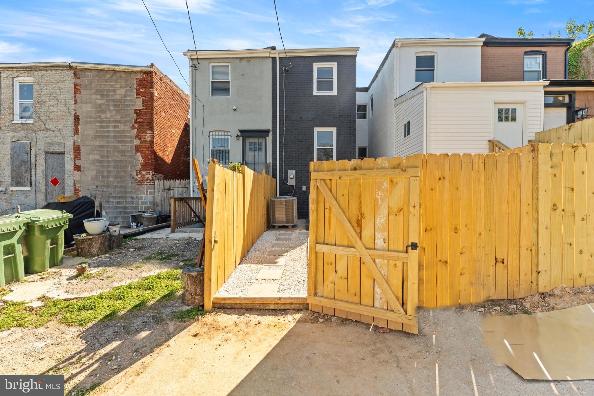 BROADWAY EAST - Residential