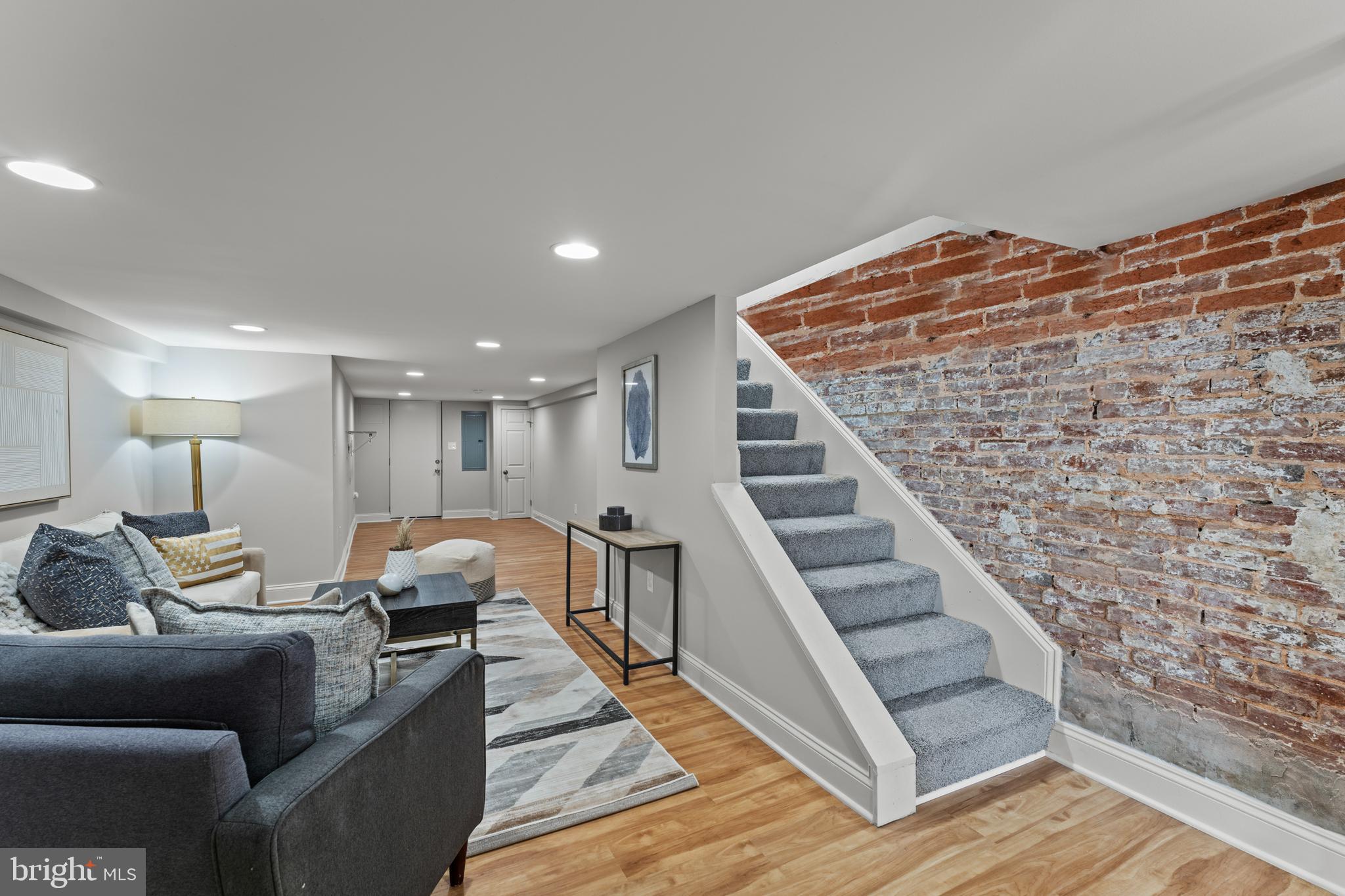 BROADWAY EAST - Residential