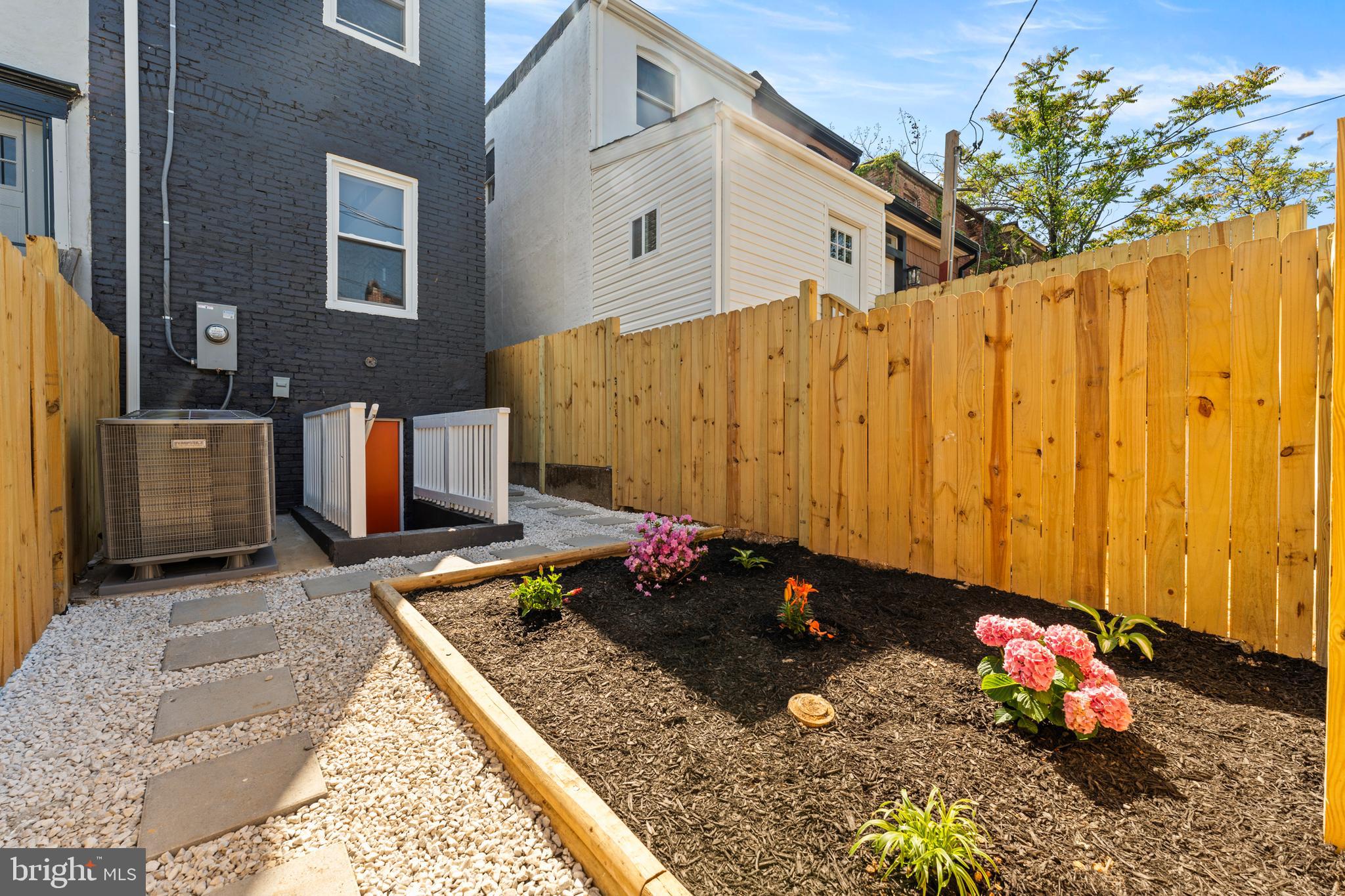 BROADWAY EAST - Residential