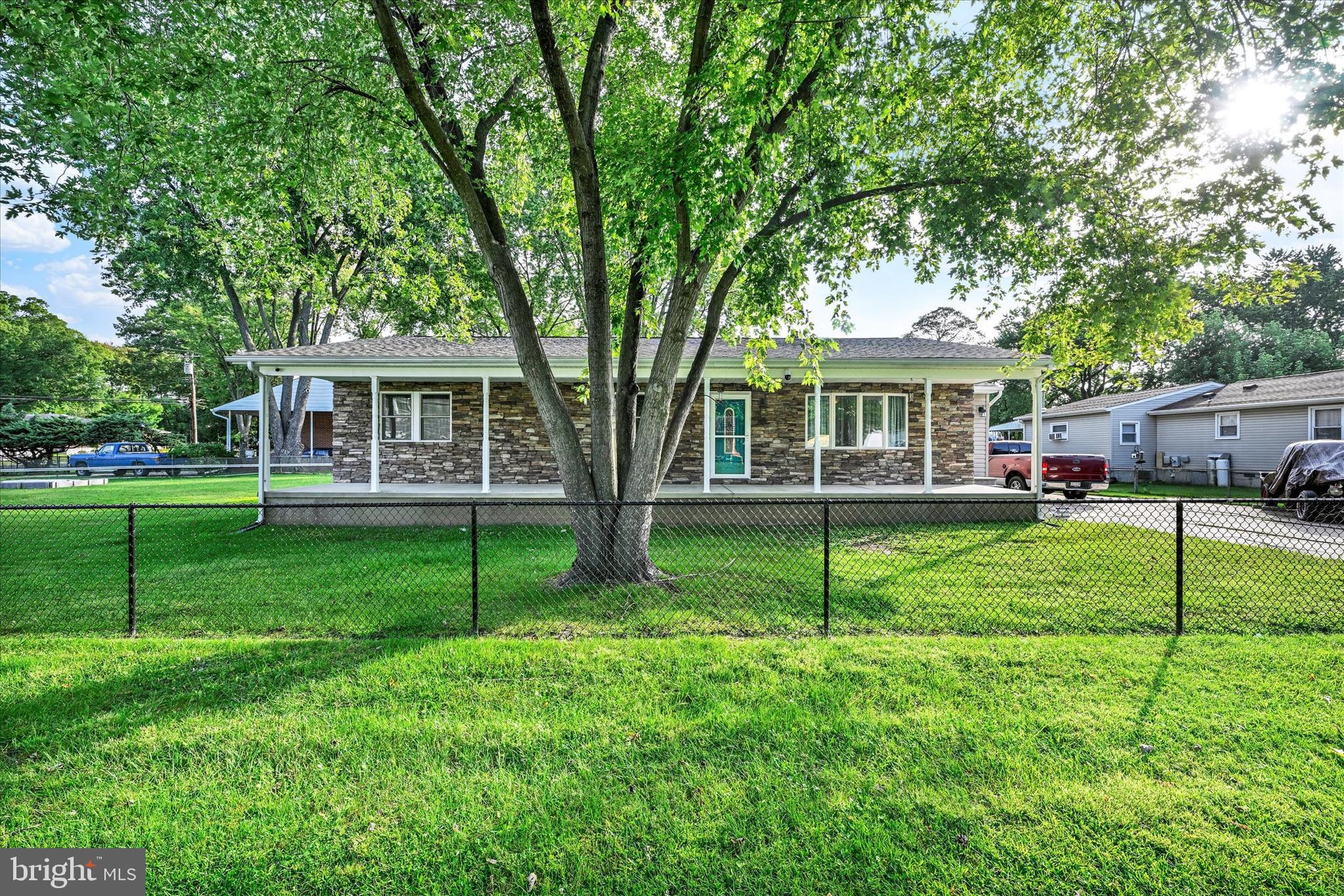 HYDE PARK - Residential