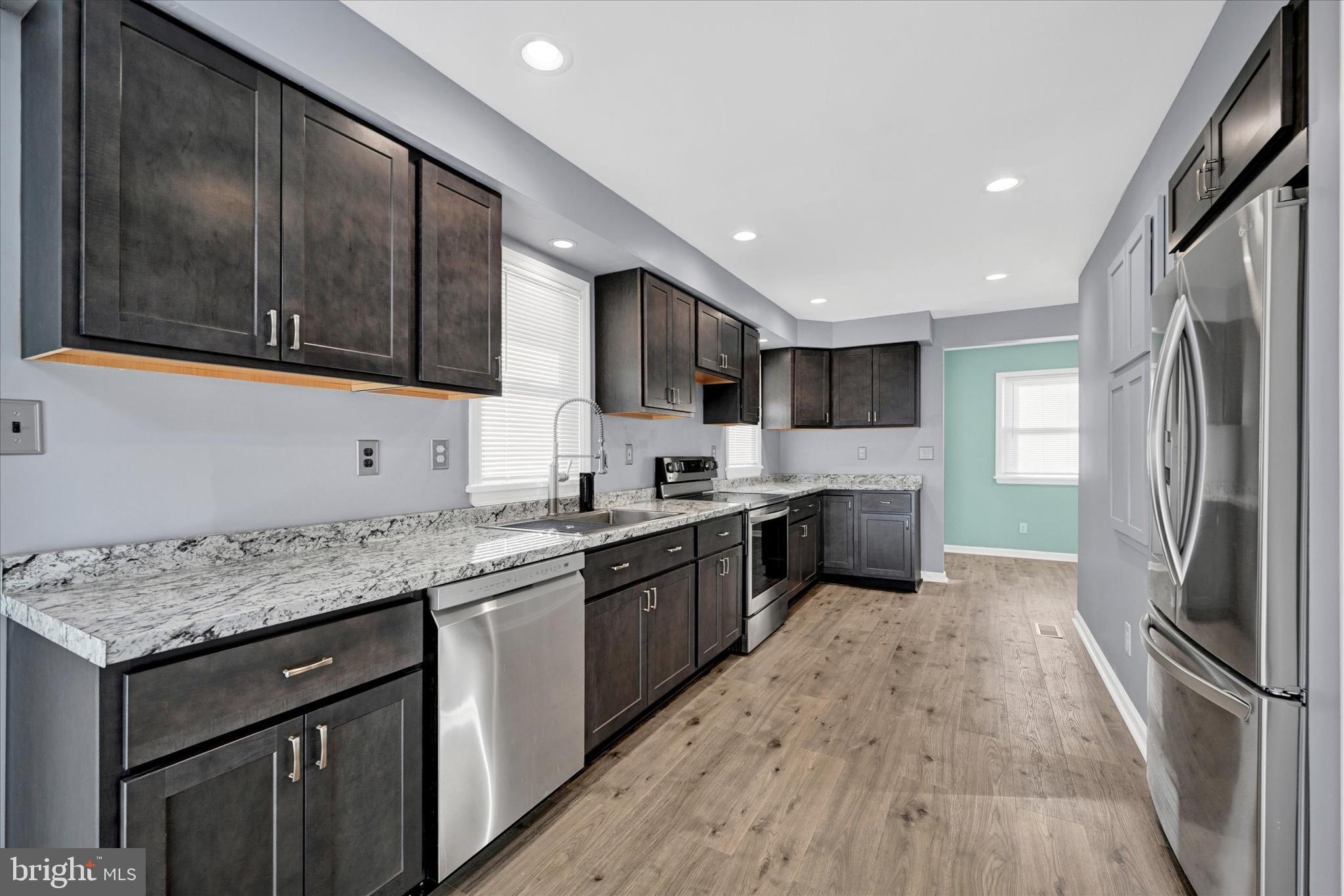 HYDE PARK - Residential