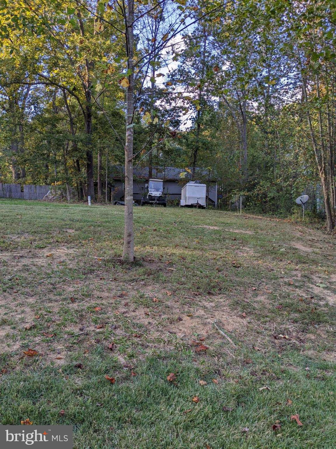 lot 693 REDBUD DR