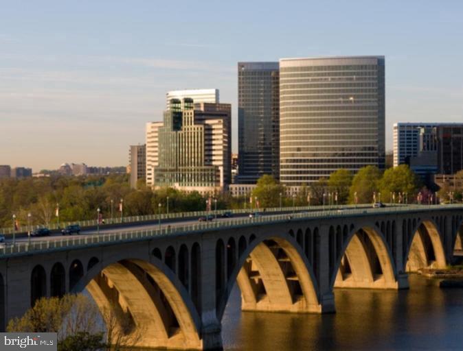 THE WATERVIEW - Residential