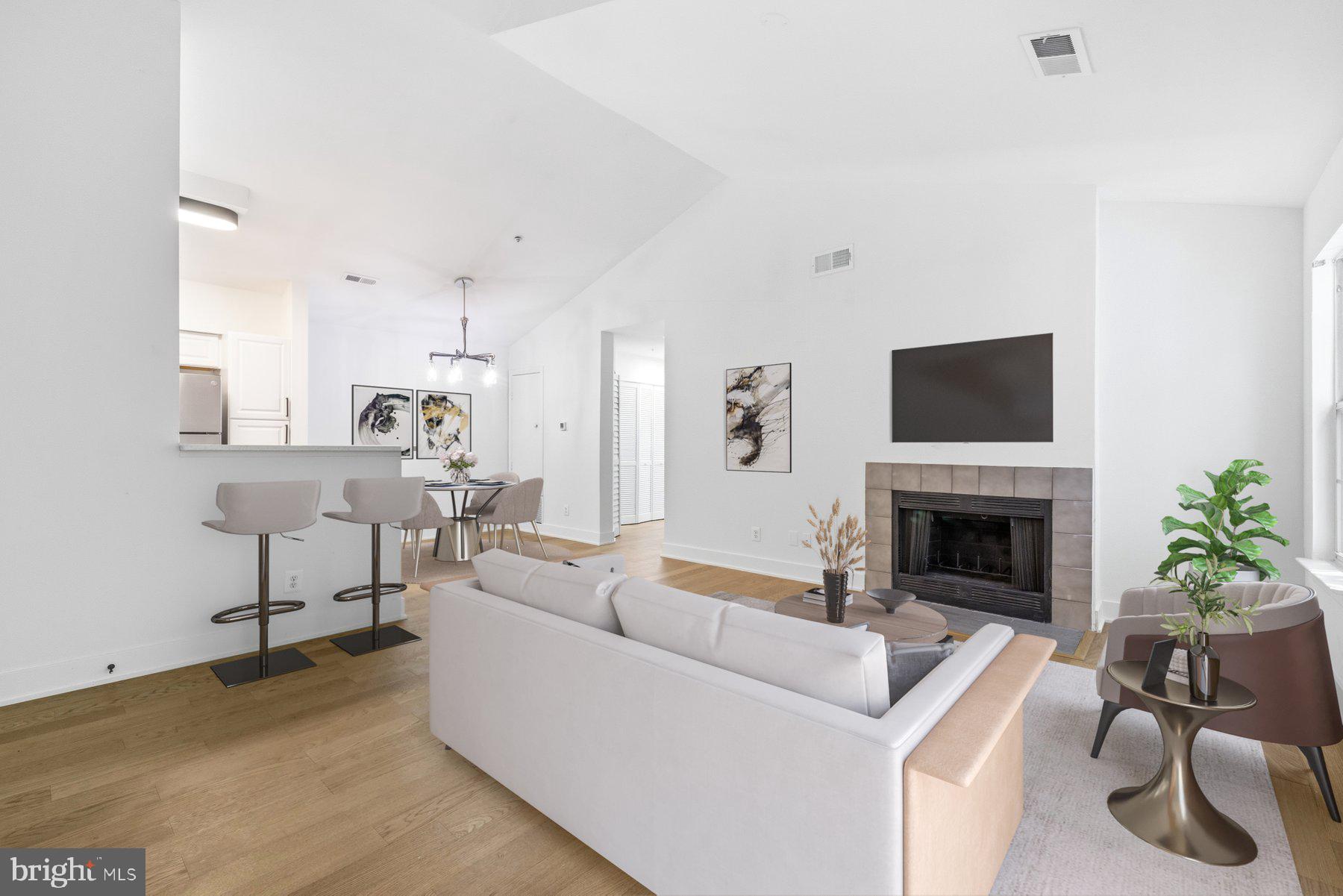 Photo 1 of 35 — 18510 BOYSENBERRY DRIVE 192, GAITHERSBURG, MD 20879