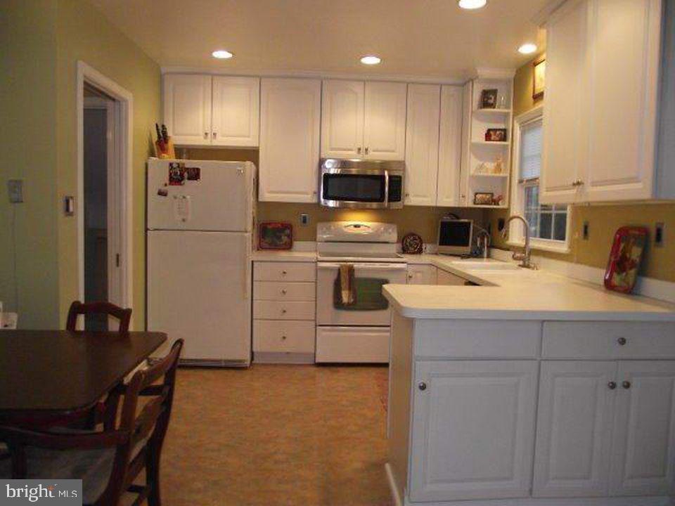 KENWOOD PARK - Residential Lease