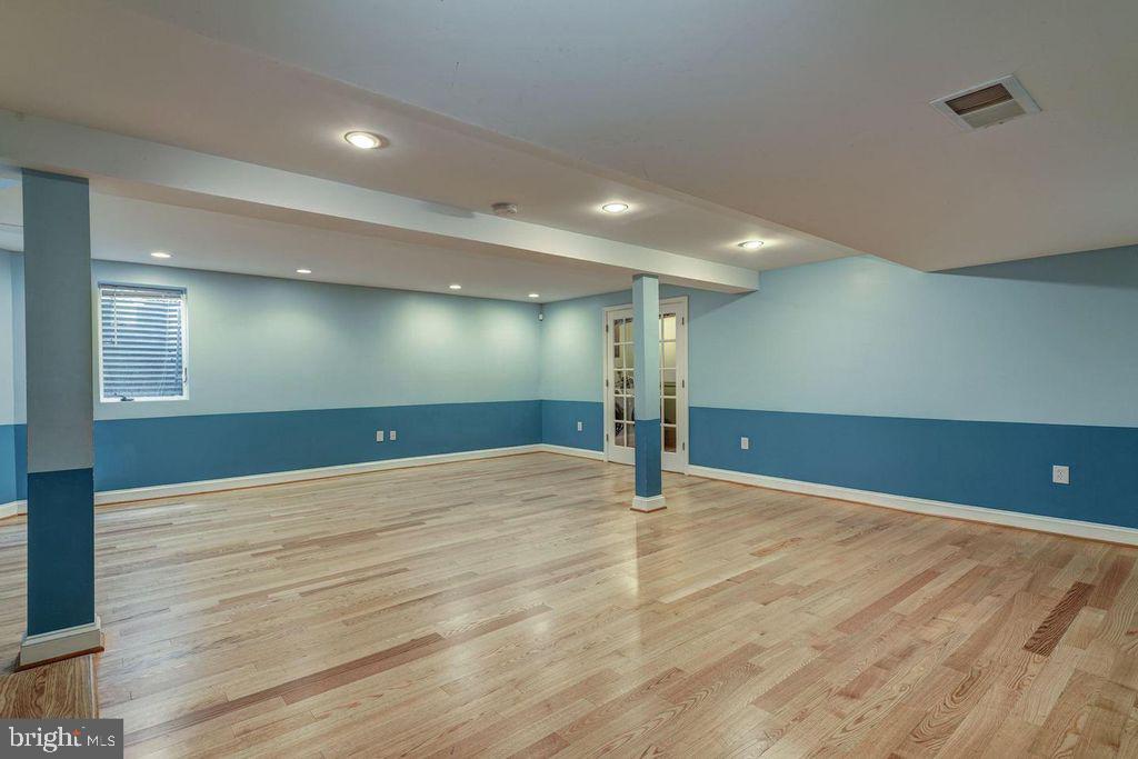 KENWOOD PARK - Residential Lease