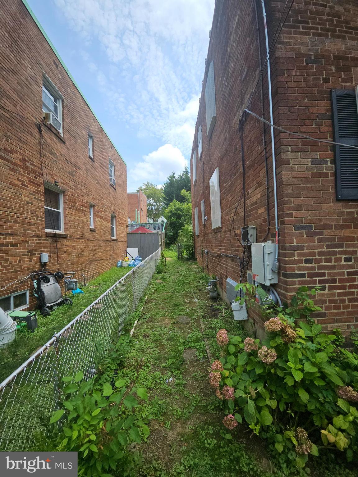 413 VALLEY AVENUE SE
