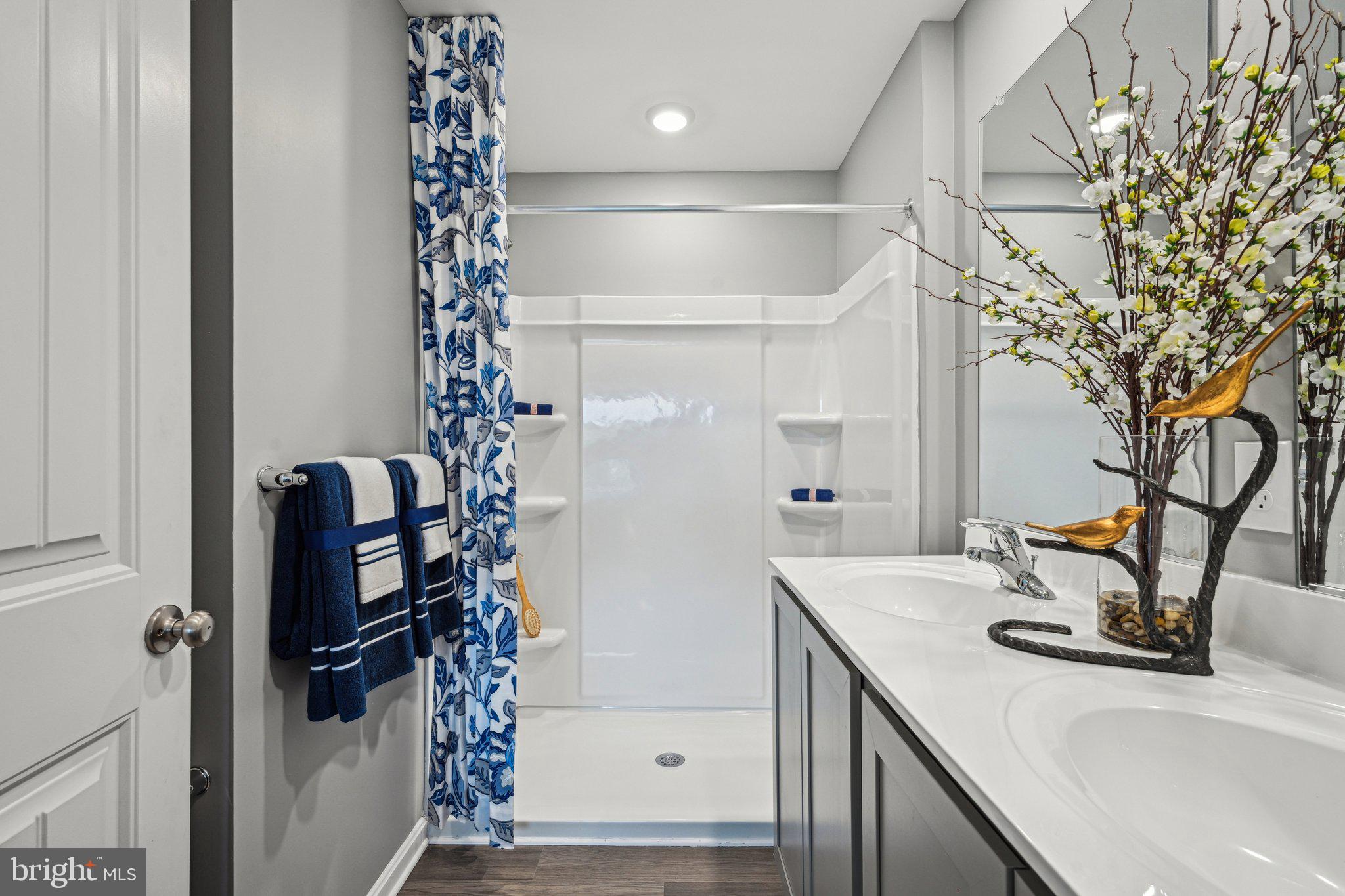 THE GRANARY AT DRAPER FARM - Residential