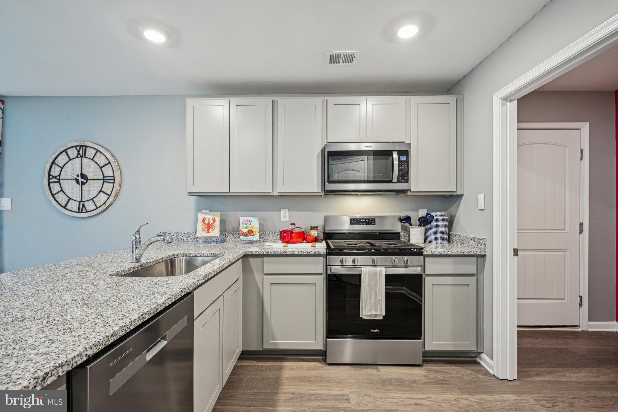 THE GRANARY AT DRAPER FARM - Residential