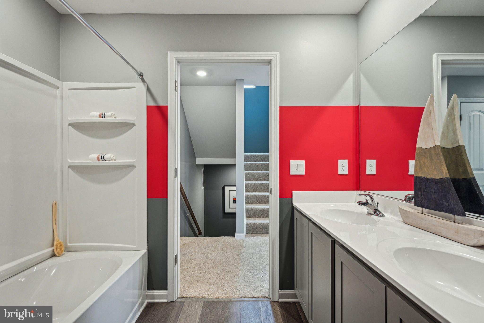 THE GRANARY AT DRAPER FARM - Residential