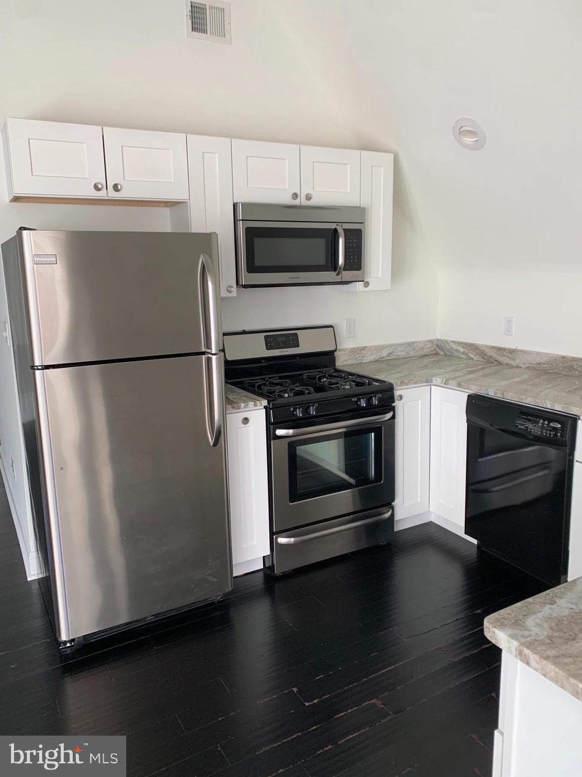 LANSDOWNE - Residential Lease