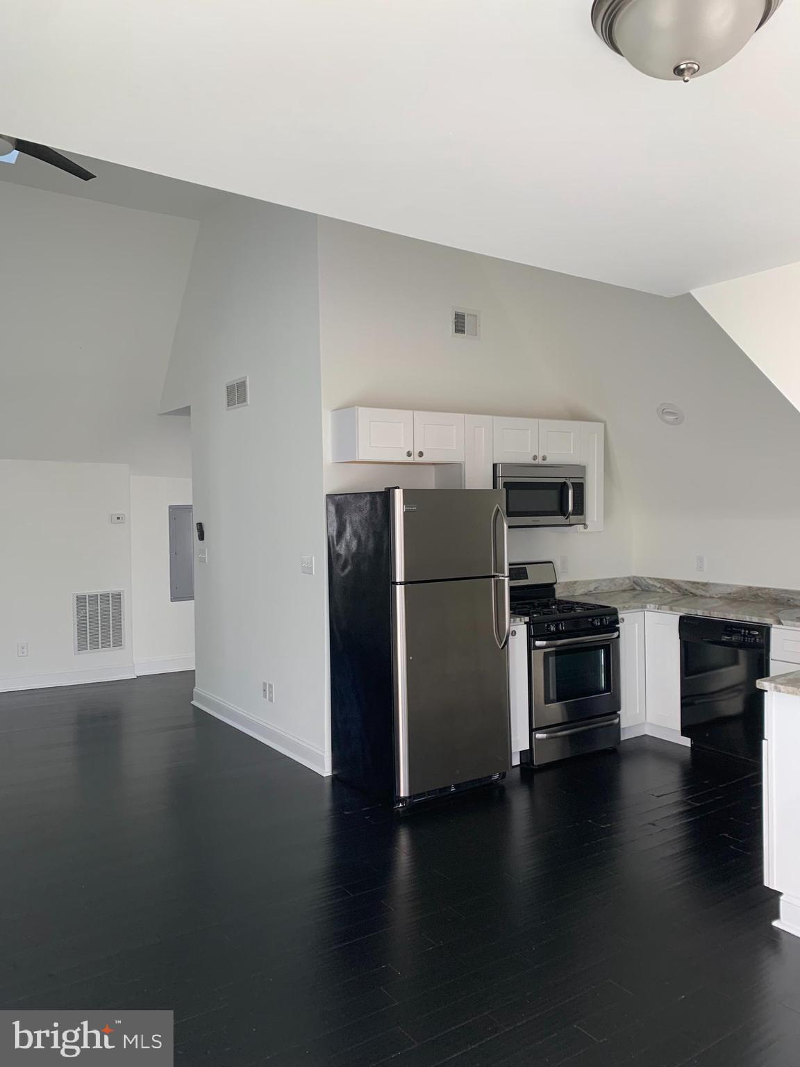 LANSDOWNE - Residential Lease