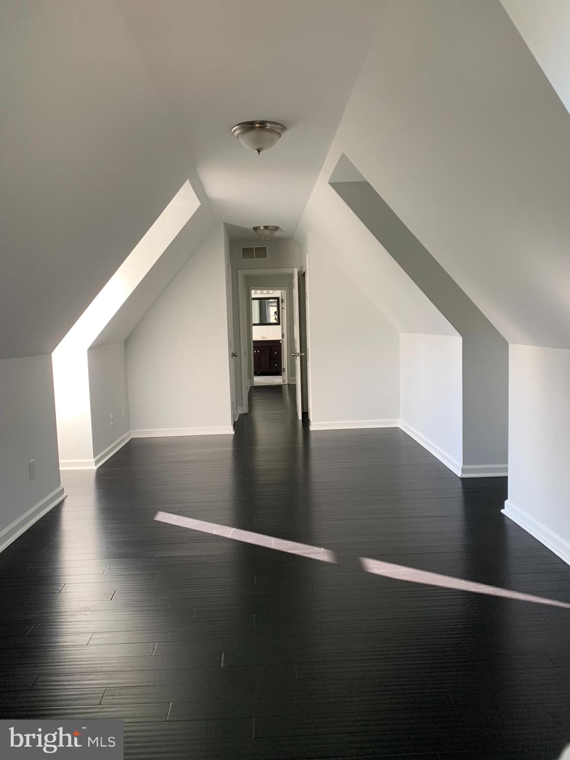 LANSDOWNE - Residential Lease