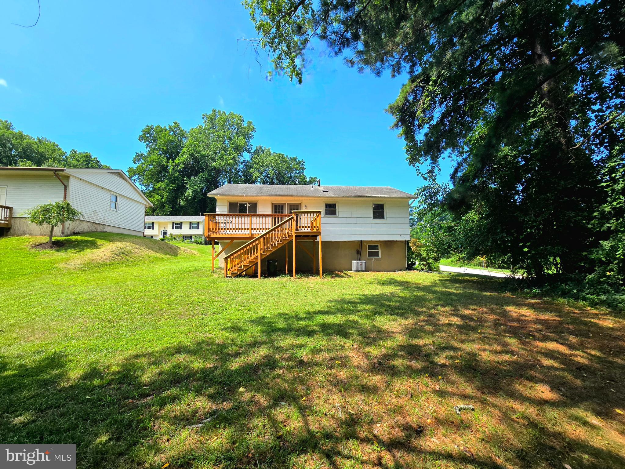 ROUND BAY VIEW - Residential Lease