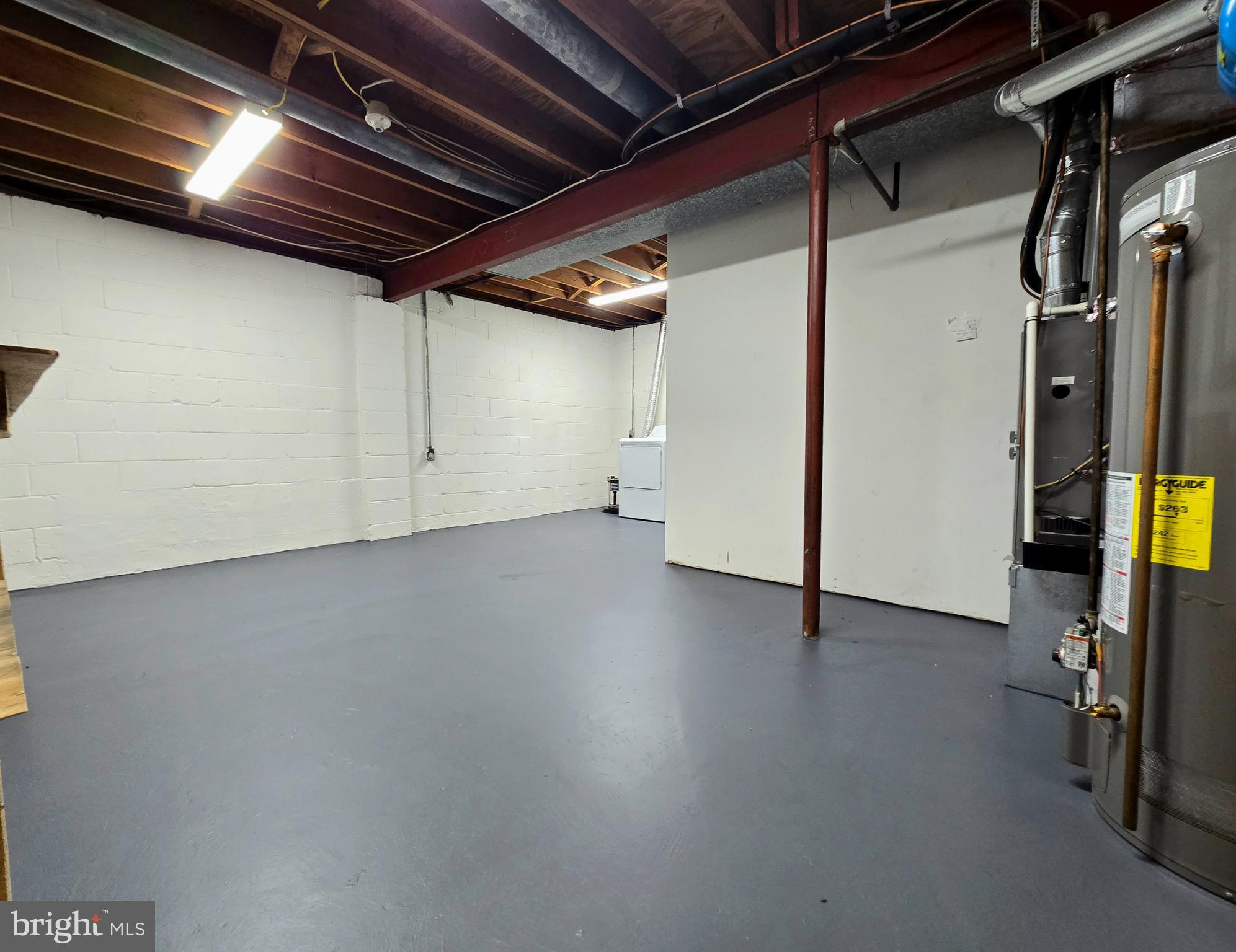 ROUND BAY VIEW - Residential Lease