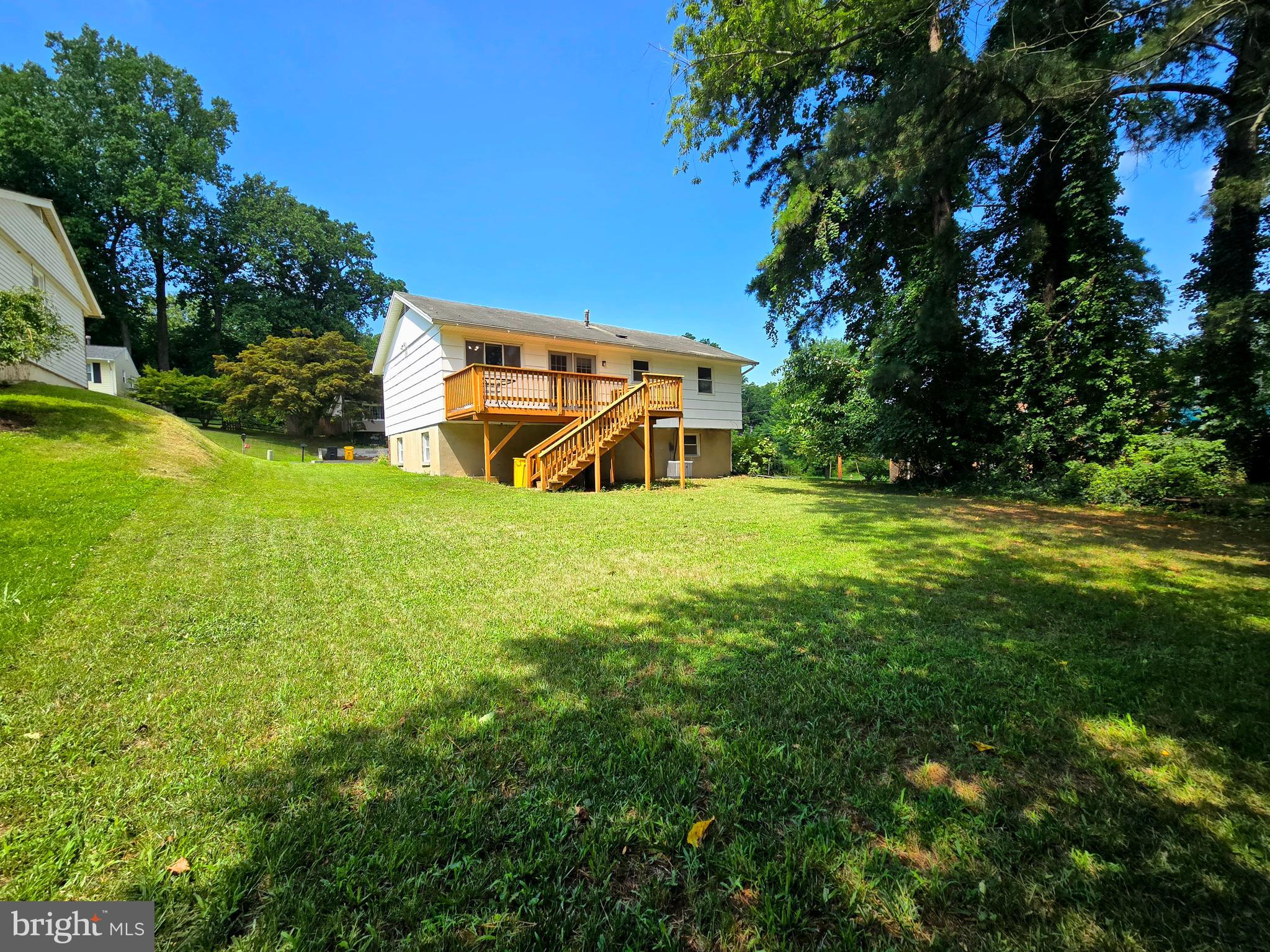 ROUND BAY VIEW - Residential Lease