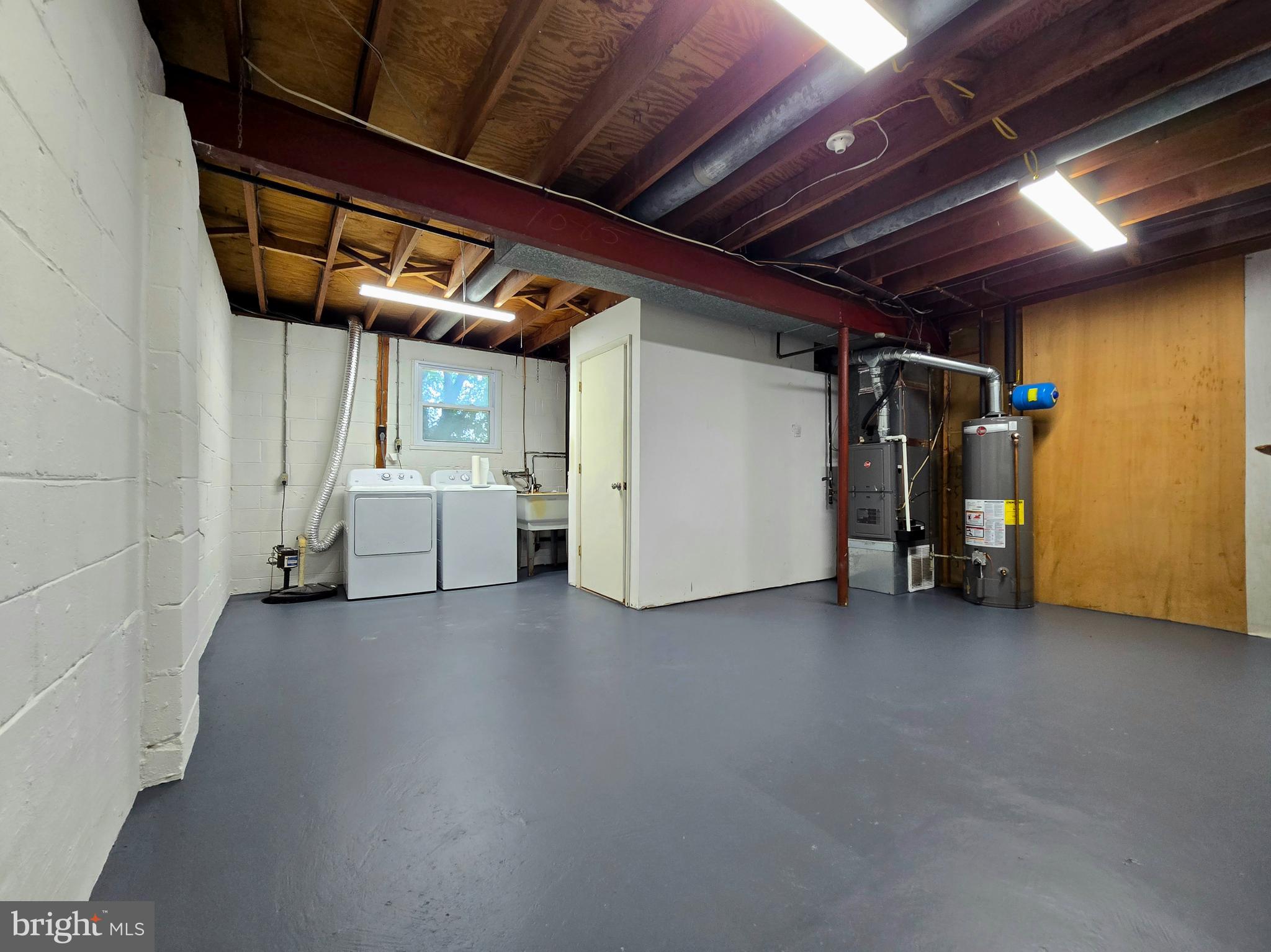 ROUND BAY VIEW - Residential Lease