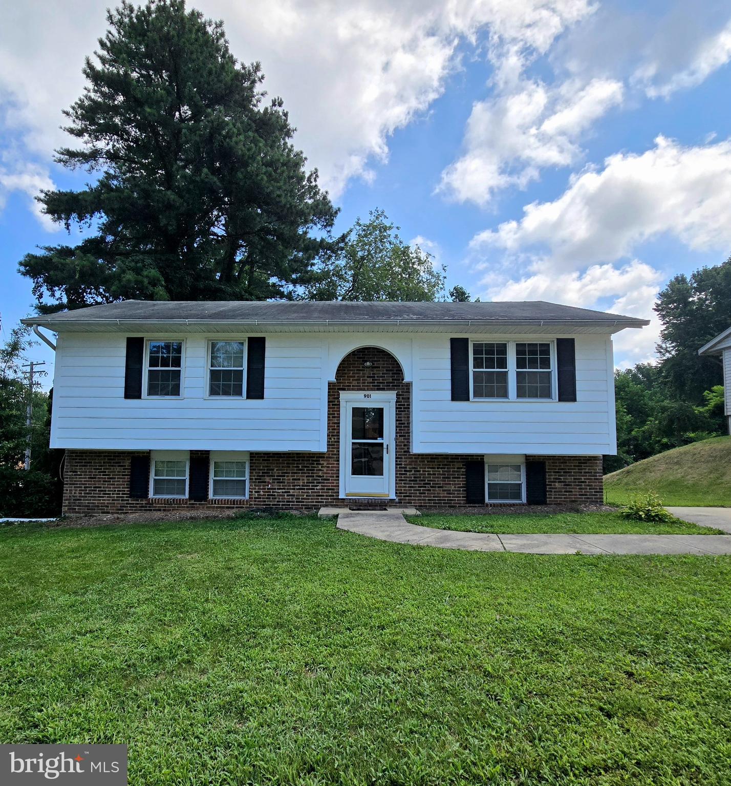 ROUND BAY VIEW - Residential Lease