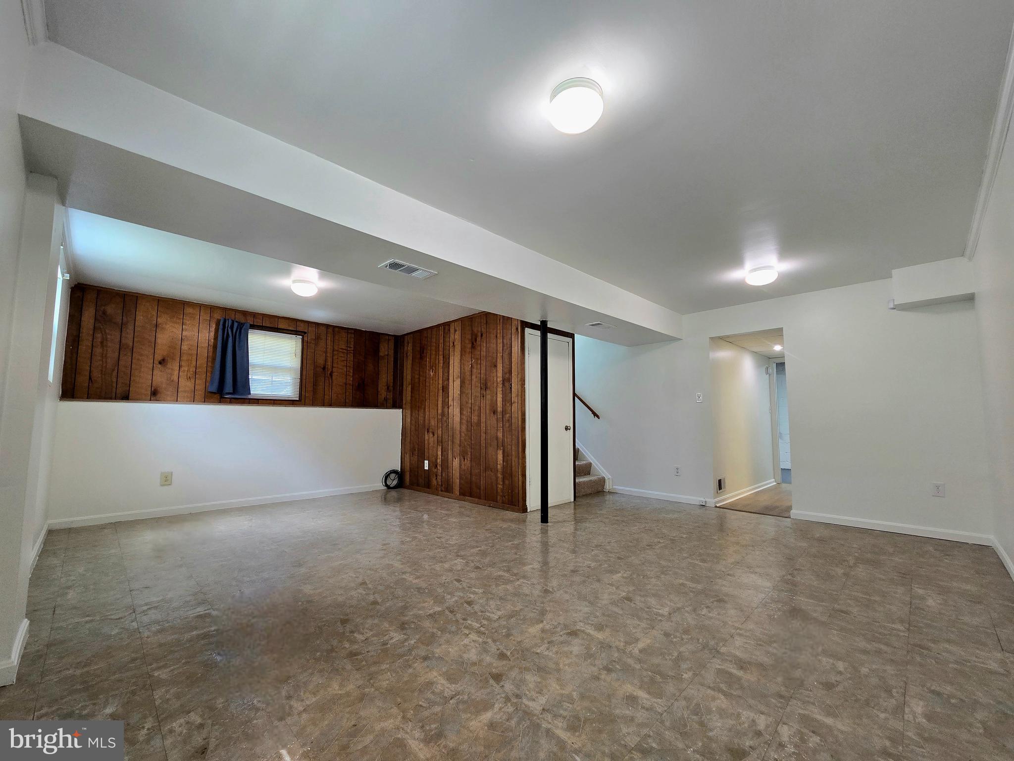 ROUND BAY VIEW - Residential Lease