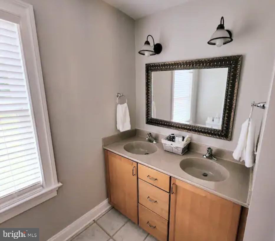 CENTREVILLE - Residential