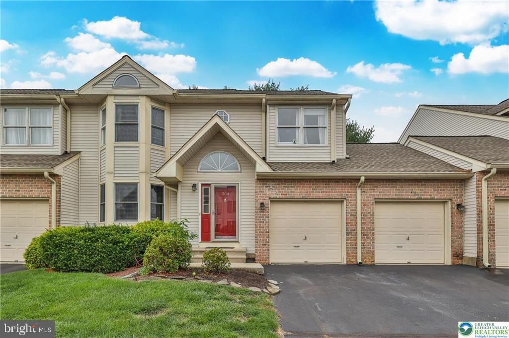 Photo of 204 Ridings Circle, MACUNGIE, PA 18062 (MLS # PALH2013764)