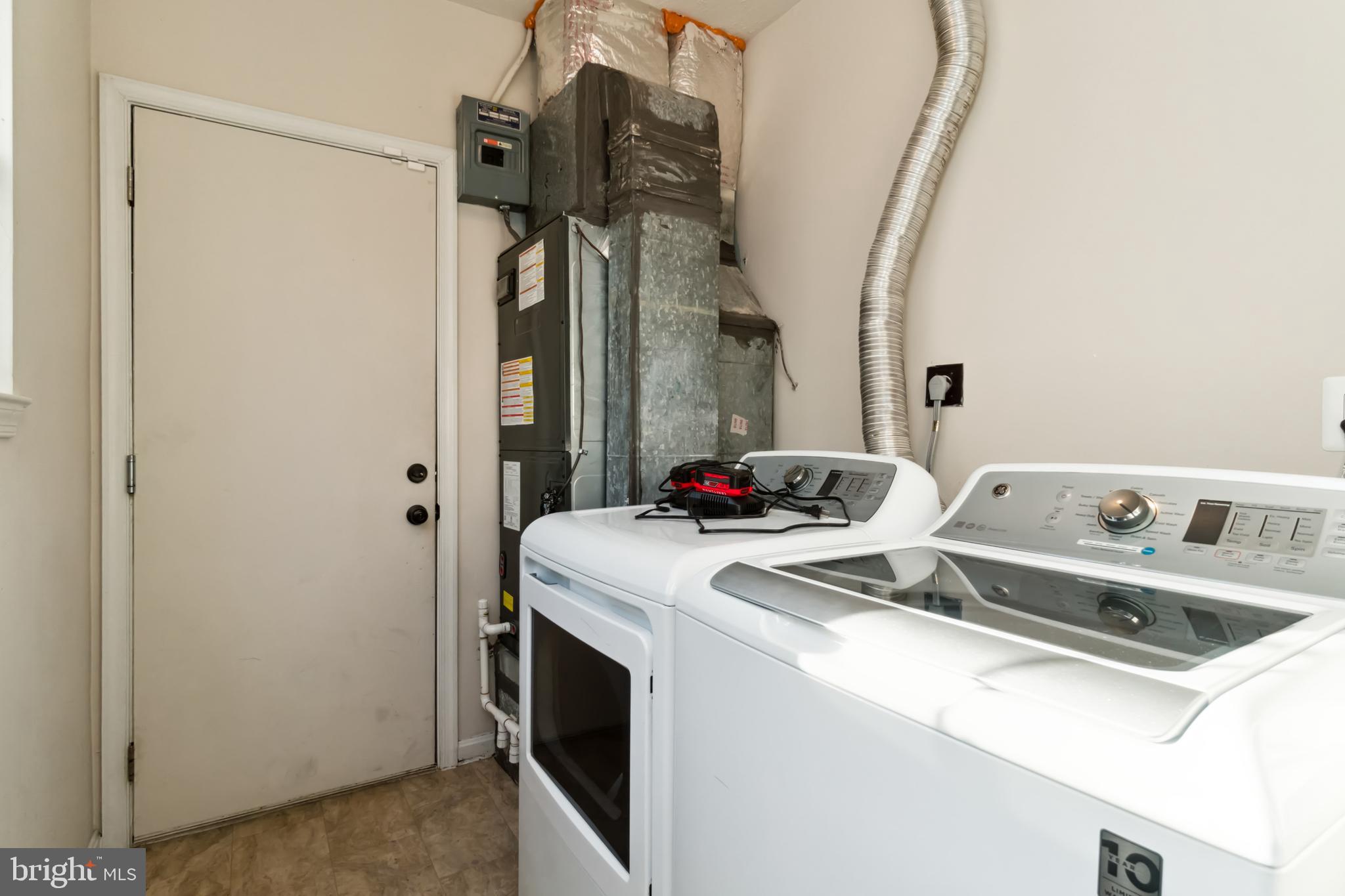 HAMPSHIRE - Residential Lease