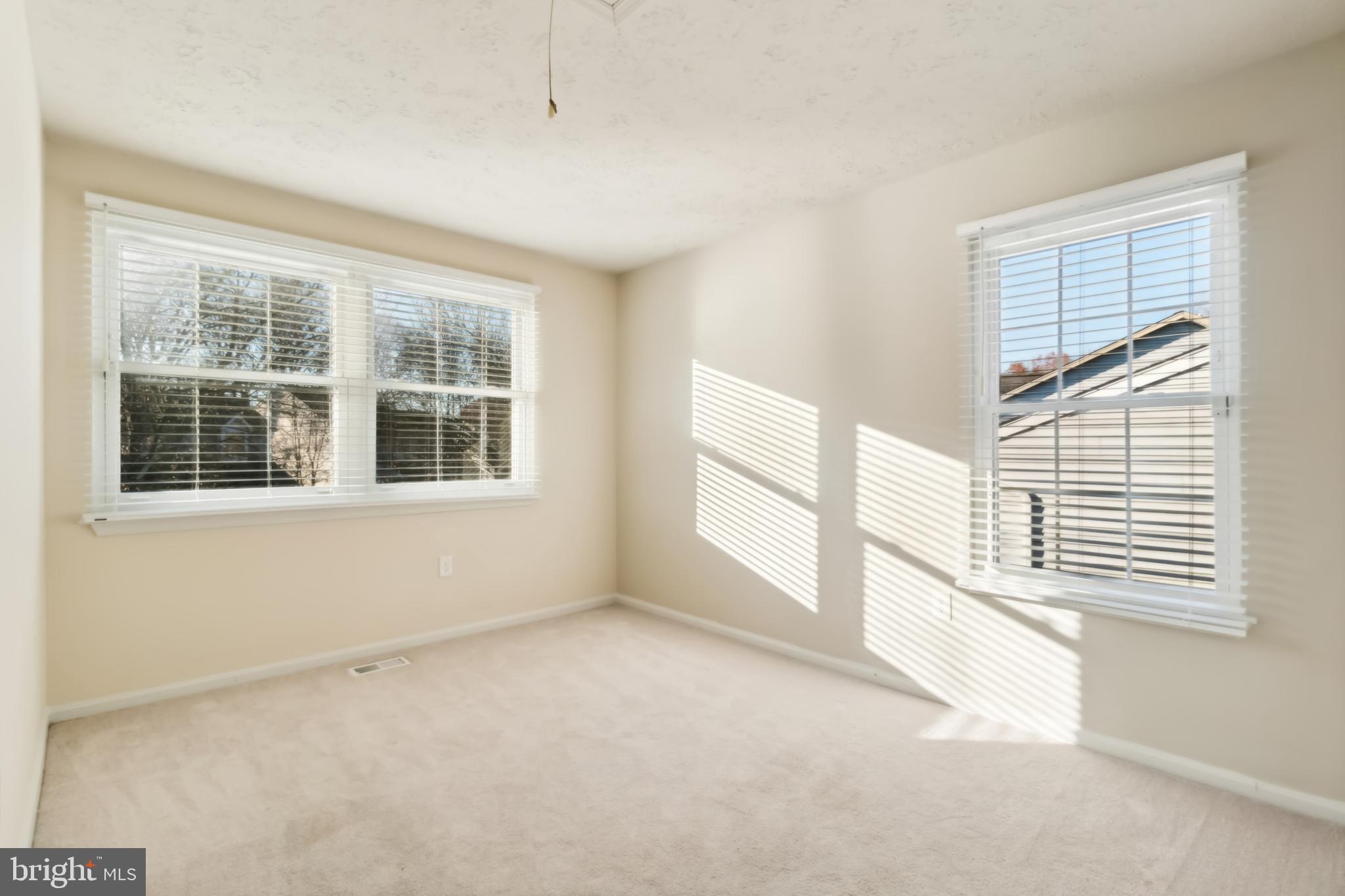 HAMPSHIRE - Residential Lease