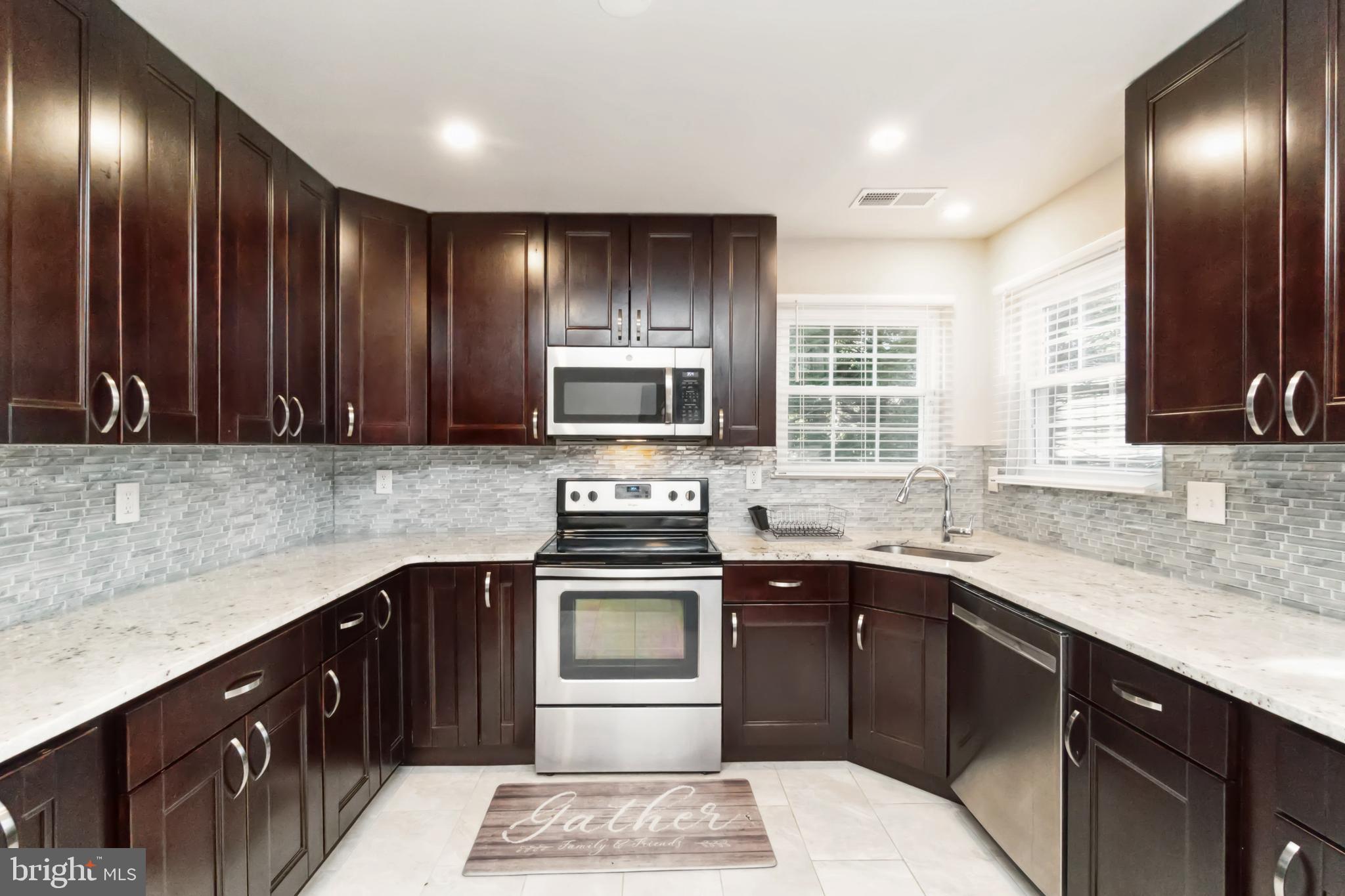 HAMPSHIRE - Residential Lease