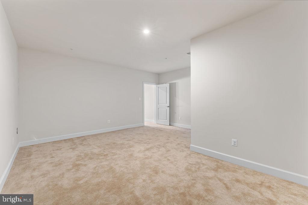 SMITH HOME FARM - Land